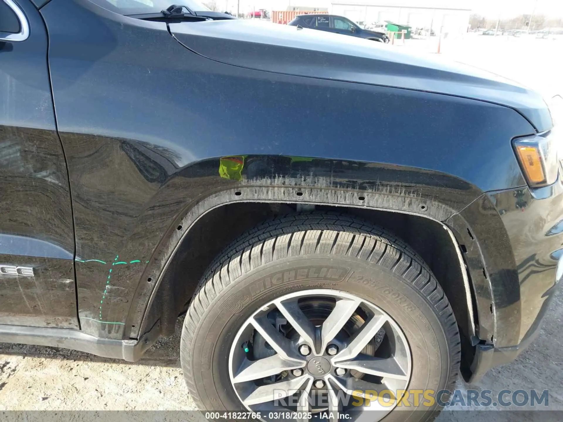 18 Photograph of a damaged car 1C4RJFBG7KC782834 JEEP GRAND CHEROKEE 2019