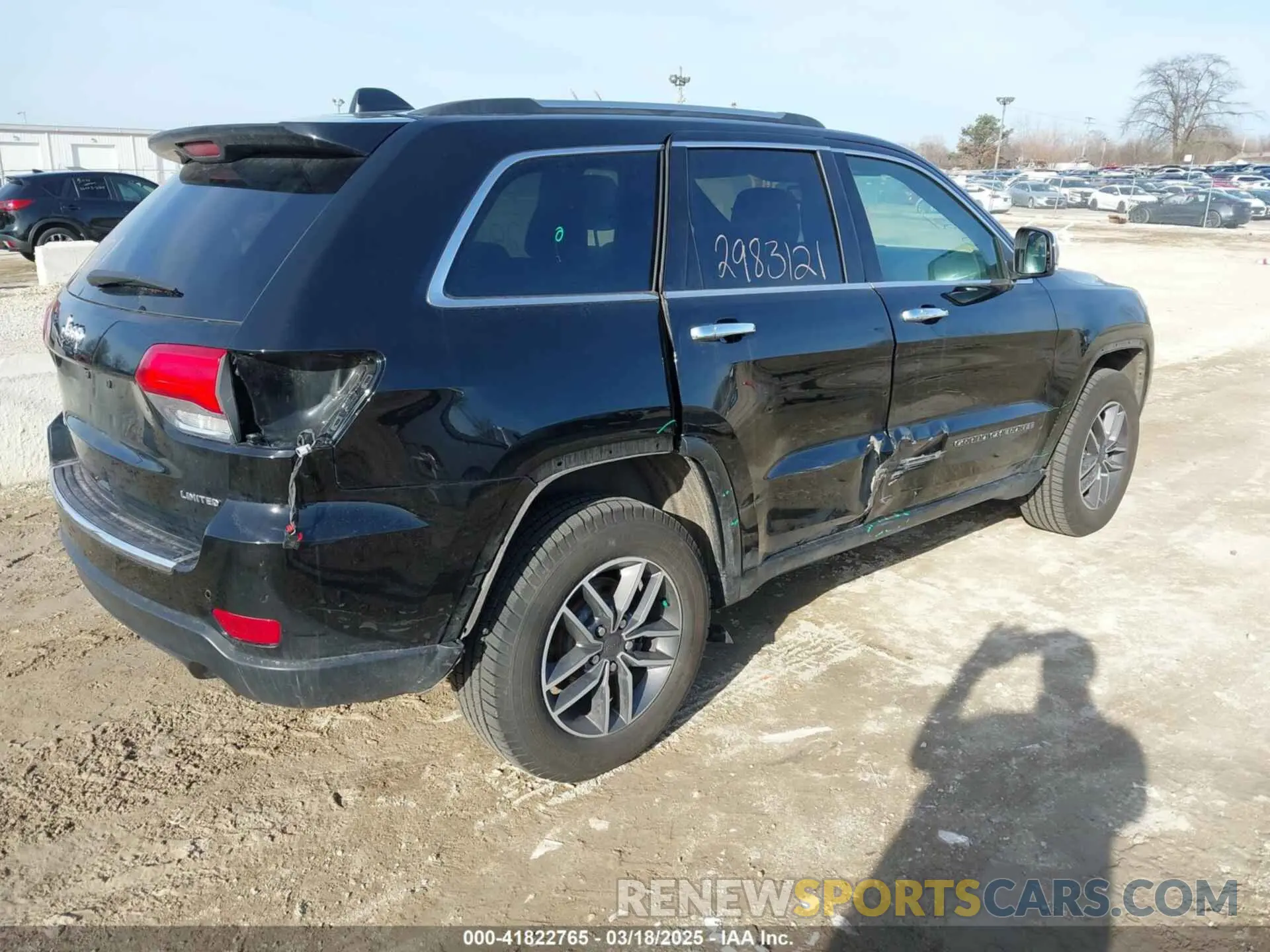 4 Photograph of a damaged car 1C4RJFBG7KC782834 JEEP GRAND CHEROKEE 2019