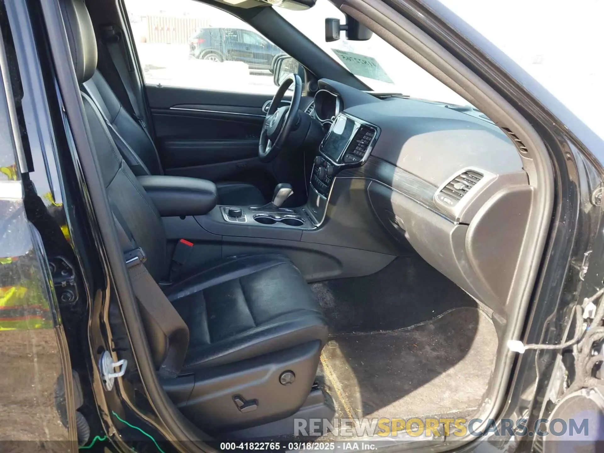 5 Photograph of a damaged car 1C4RJFBG7KC782834 JEEP GRAND CHEROKEE 2019