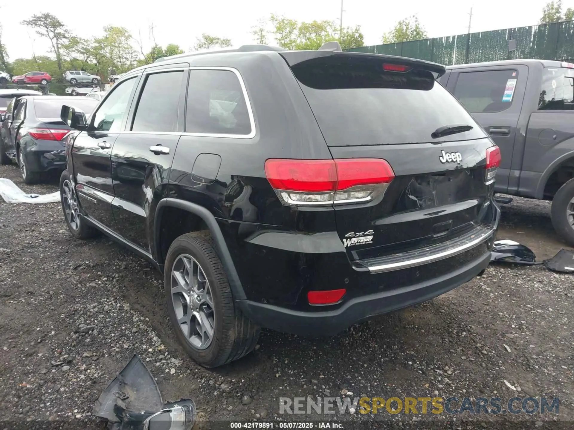 3 Photograph of a damaged car 1C4RJFBG7KC815704 JEEP GRAND CHEROKEE 2019