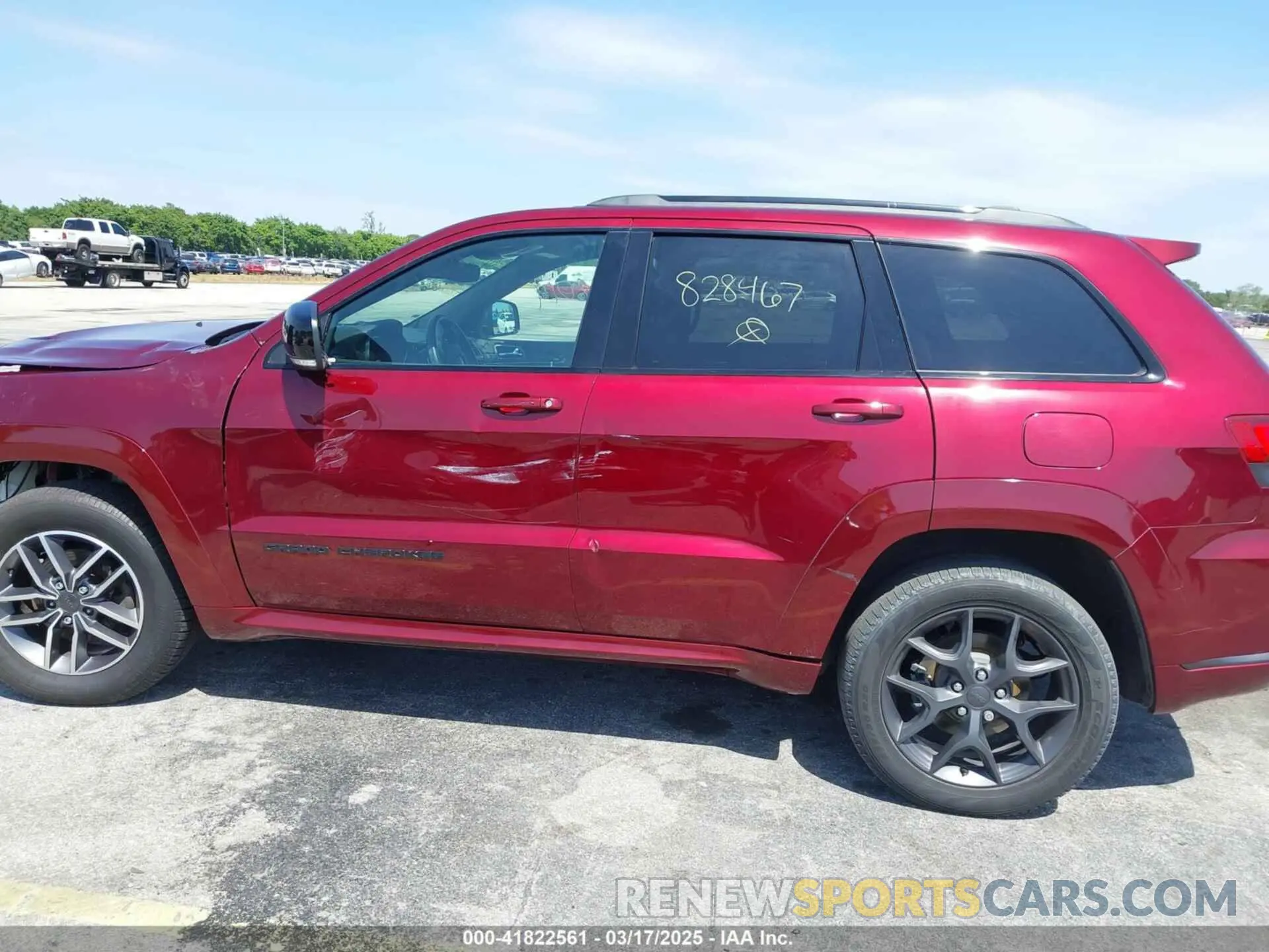 14 Photograph of a damaged car 1C4RJFBG7KC828467 JEEP GRAND CHEROKEE 2019