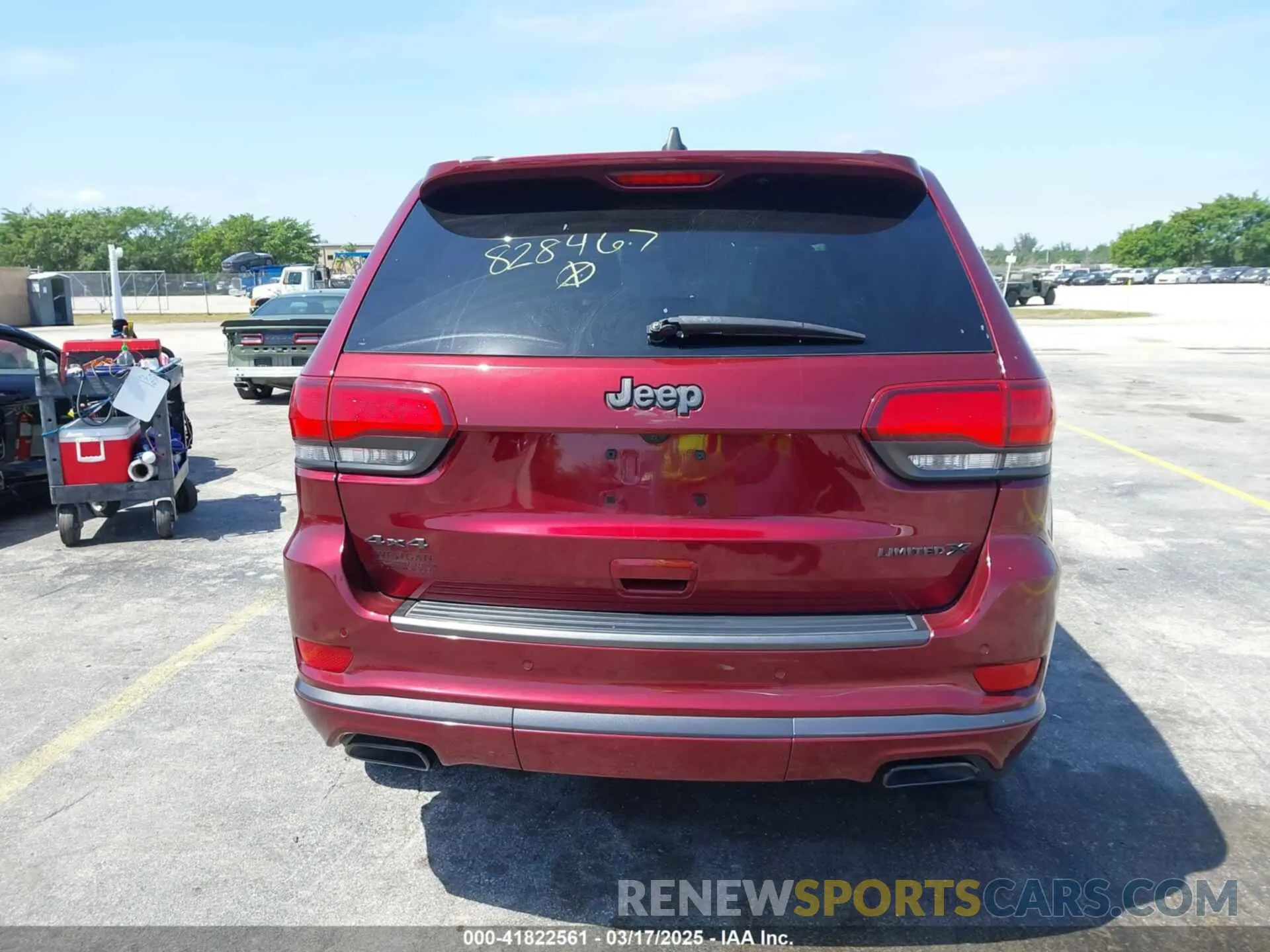 16 Photograph of a damaged car 1C4RJFBG7KC828467 JEEP GRAND CHEROKEE 2019