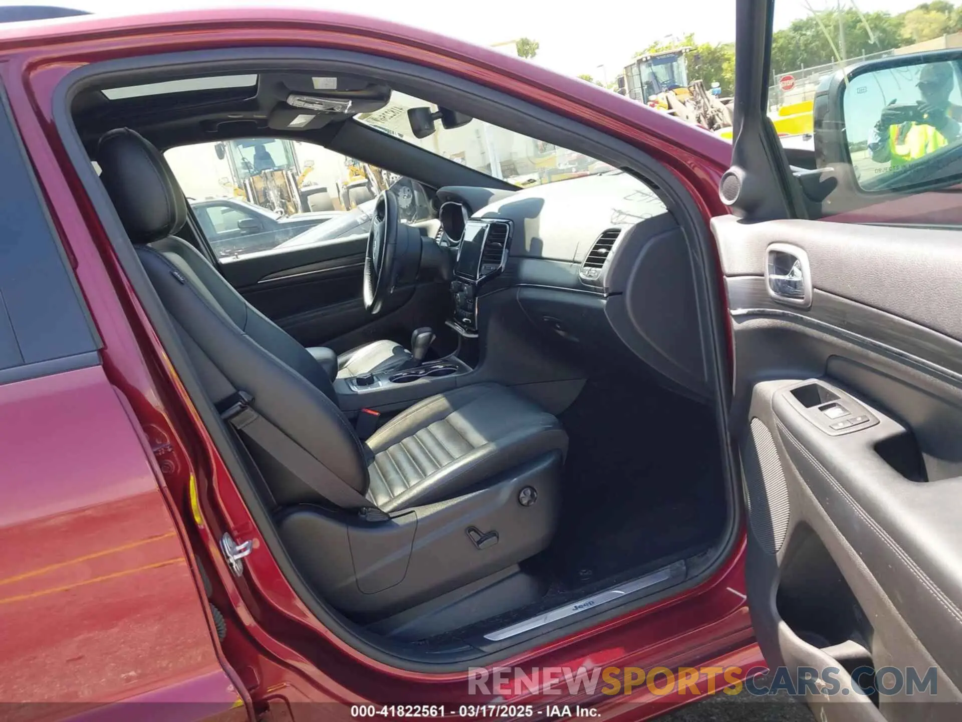 5 Photograph of a damaged car 1C4RJFBG7KC828467 JEEP GRAND CHEROKEE 2019