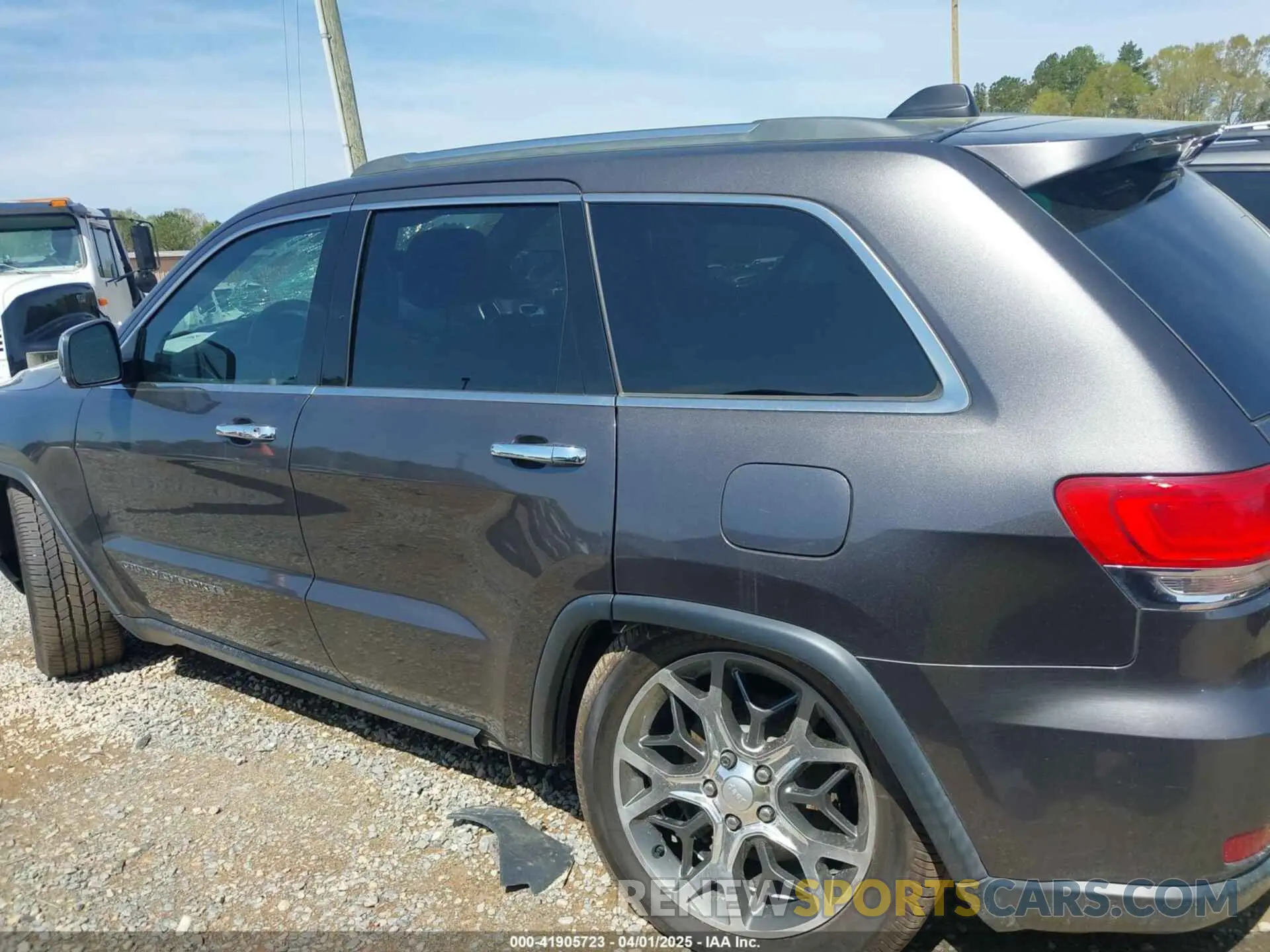 14 Photograph of a damaged car 1C4RJFBG8KC552204 JEEP GRAND CHEROKEE 2019