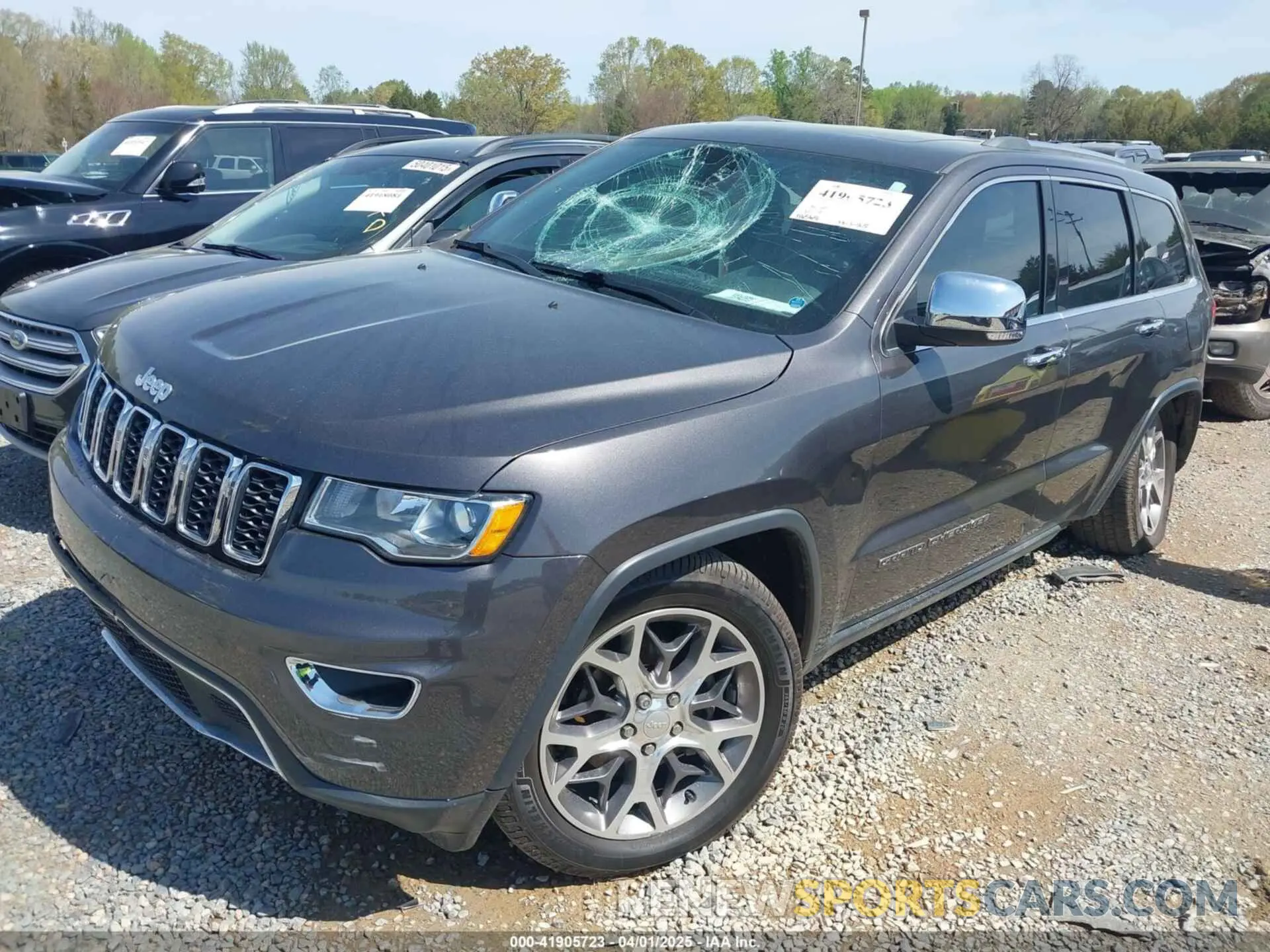 2 Photograph of a damaged car 1C4RJFBG8KC552204 JEEP GRAND CHEROKEE 2019