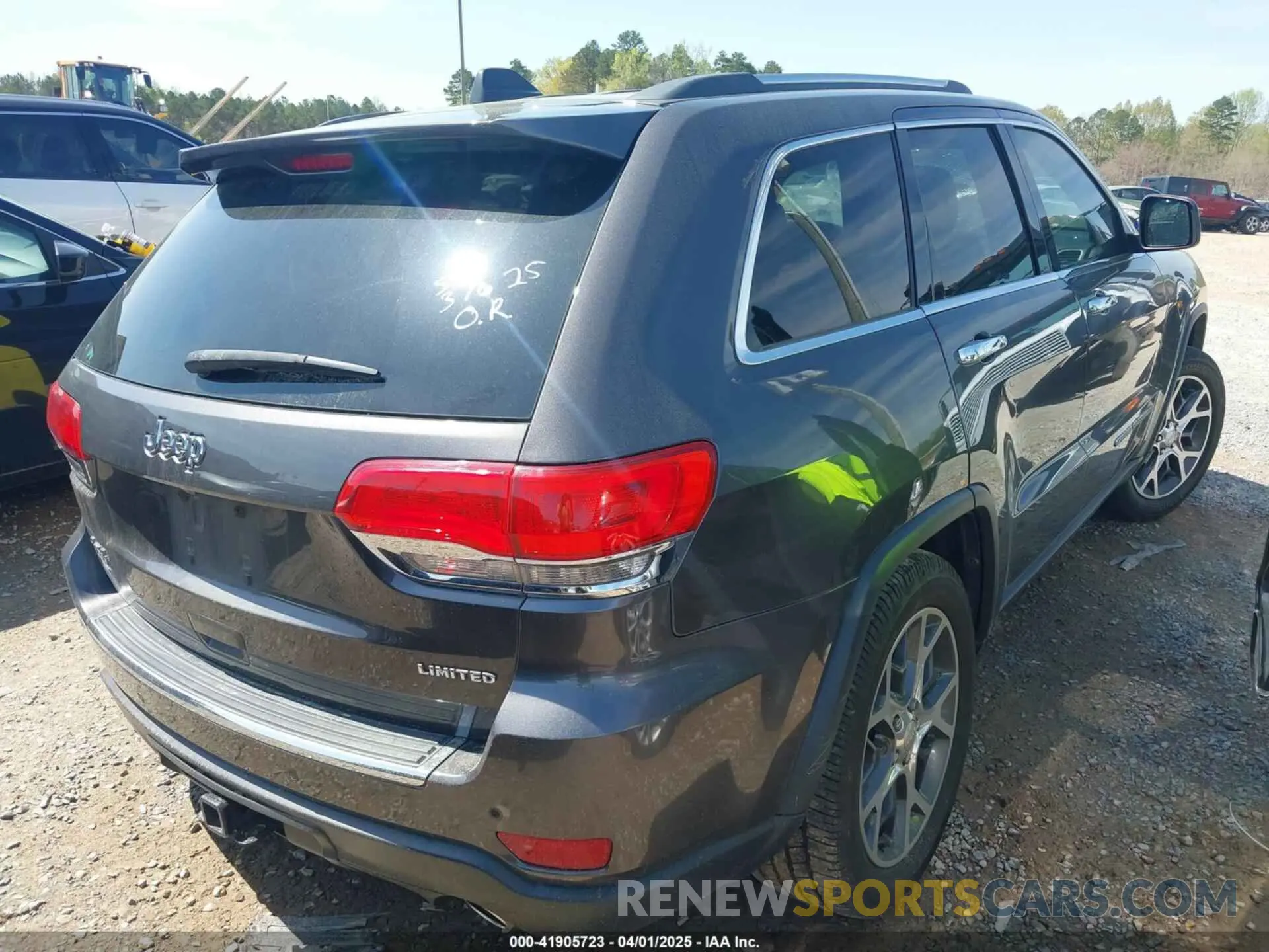 4 Photograph of a damaged car 1C4RJFBG8KC552204 JEEP GRAND CHEROKEE 2019