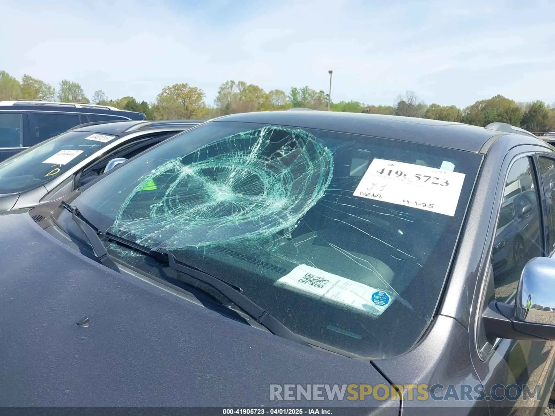 6 Photograph of a damaged car 1C4RJFBG8KC552204 JEEP GRAND CHEROKEE 2019