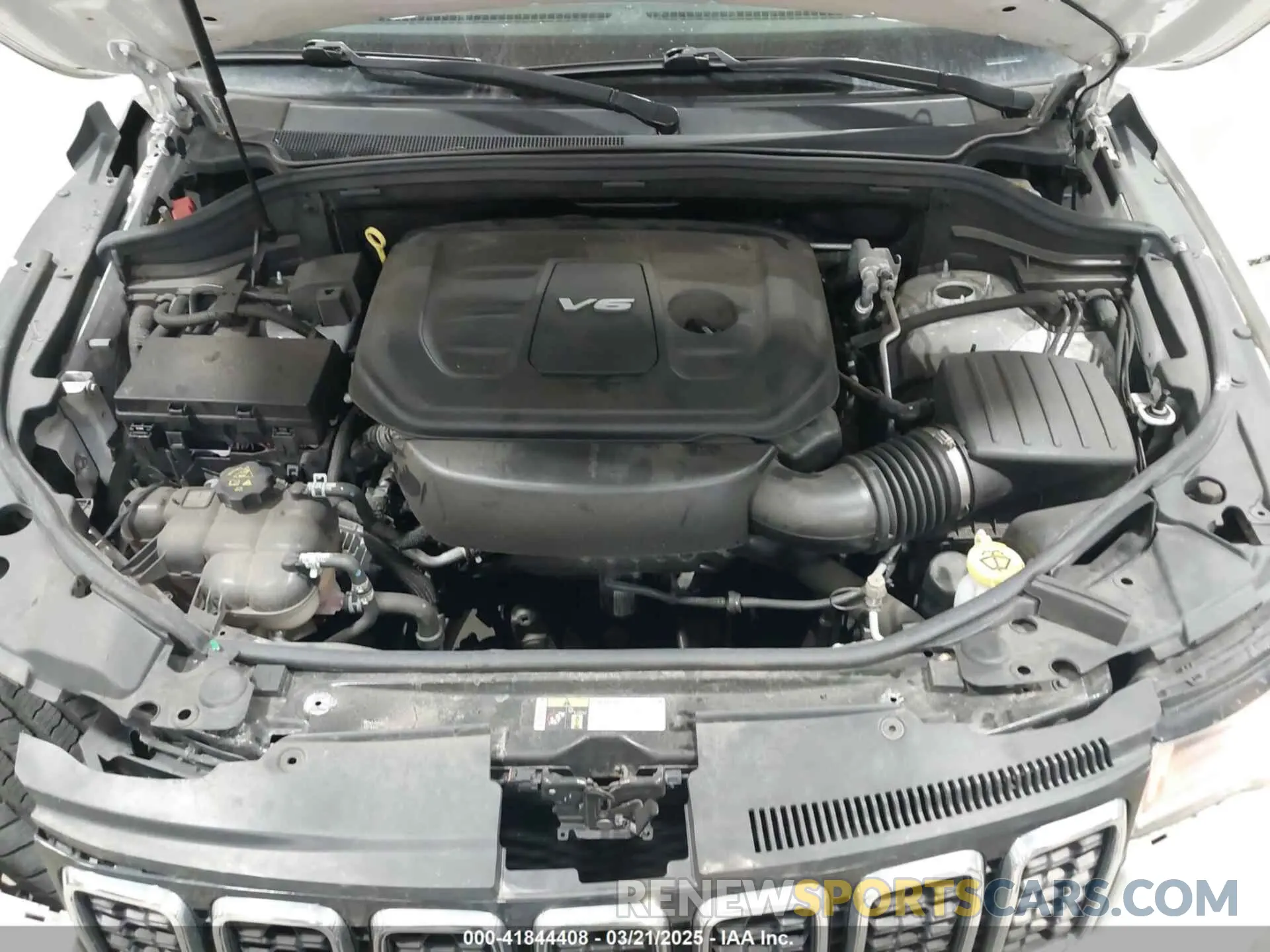 10 Photograph of a damaged car 1C4RJFBG8KC578012 JEEP GRAND CHEROKEE 2019