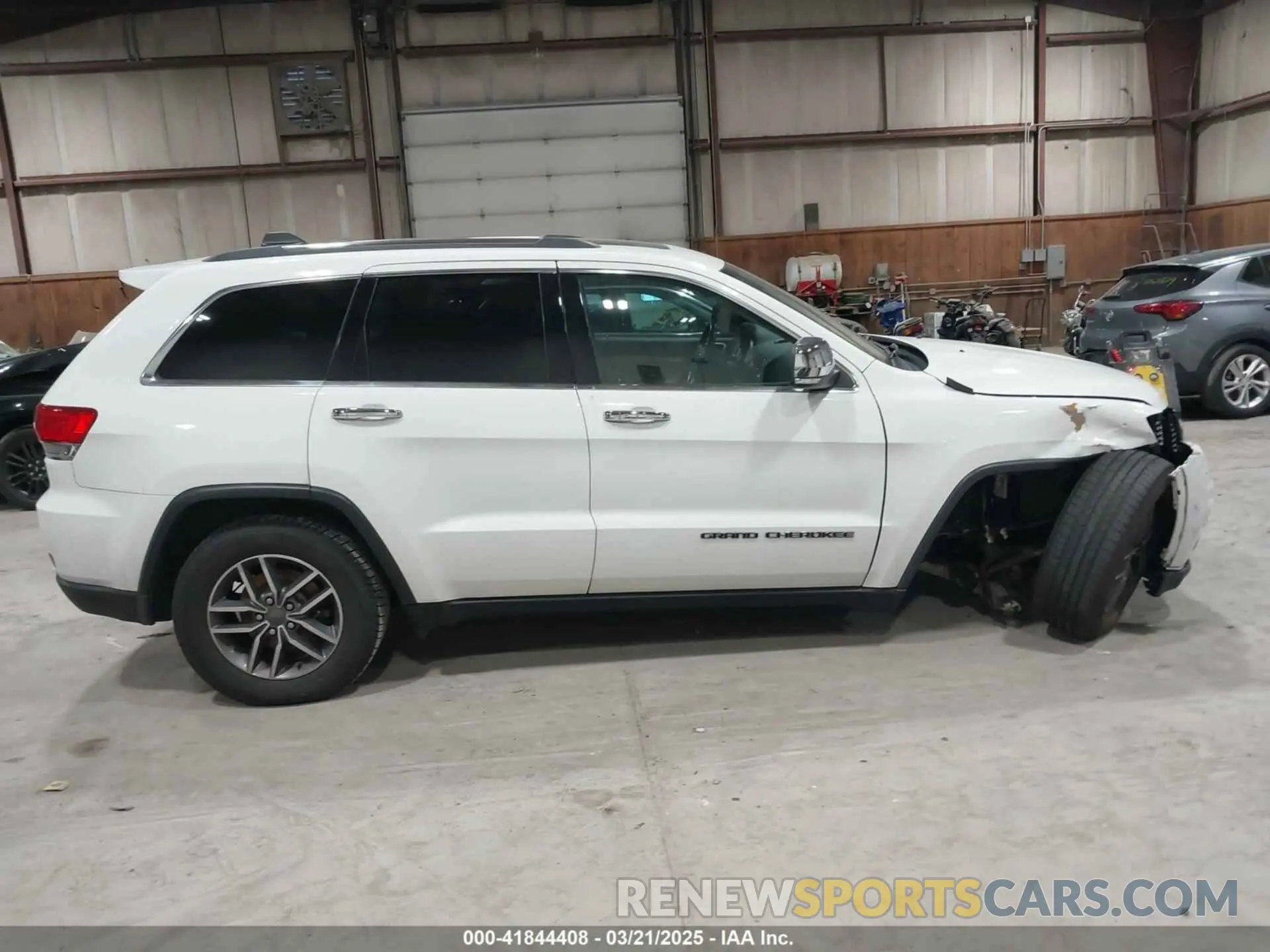 13 Photograph of a damaged car 1C4RJFBG8KC578012 JEEP GRAND CHEROKEE 2019