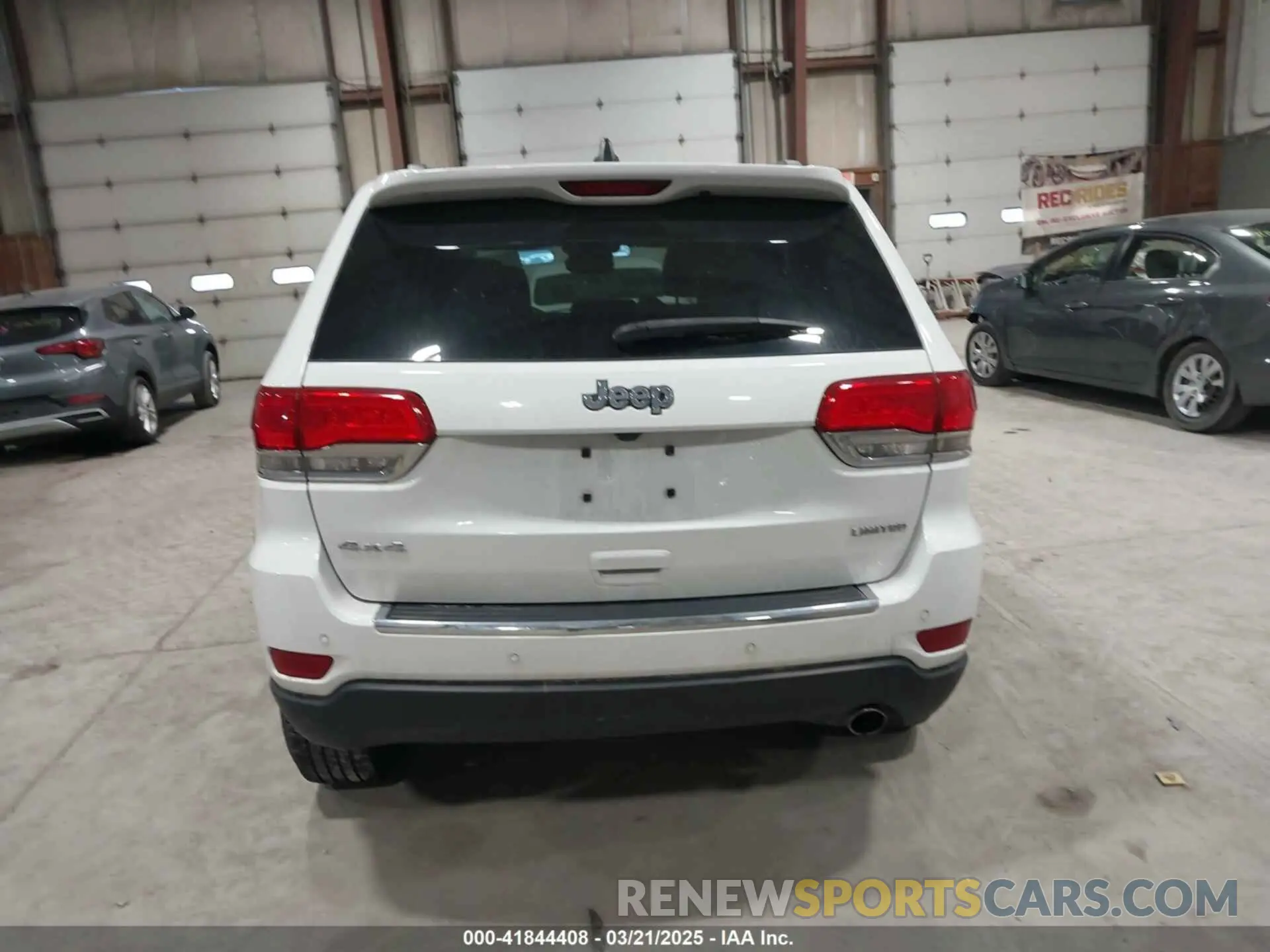 16 Photograph of a damaged car 1C4RJFBG8KC578012 JEEP GRAND CHEROKEE 2019