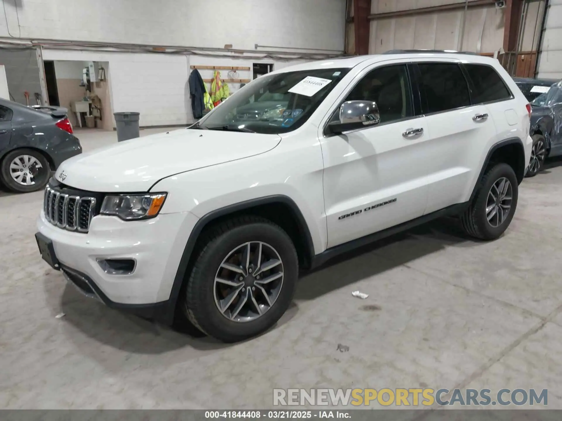 2 Photograph of a damaged car 1C4RJFBG8KC578012 JEEP GRAND CHEROKEE 2019