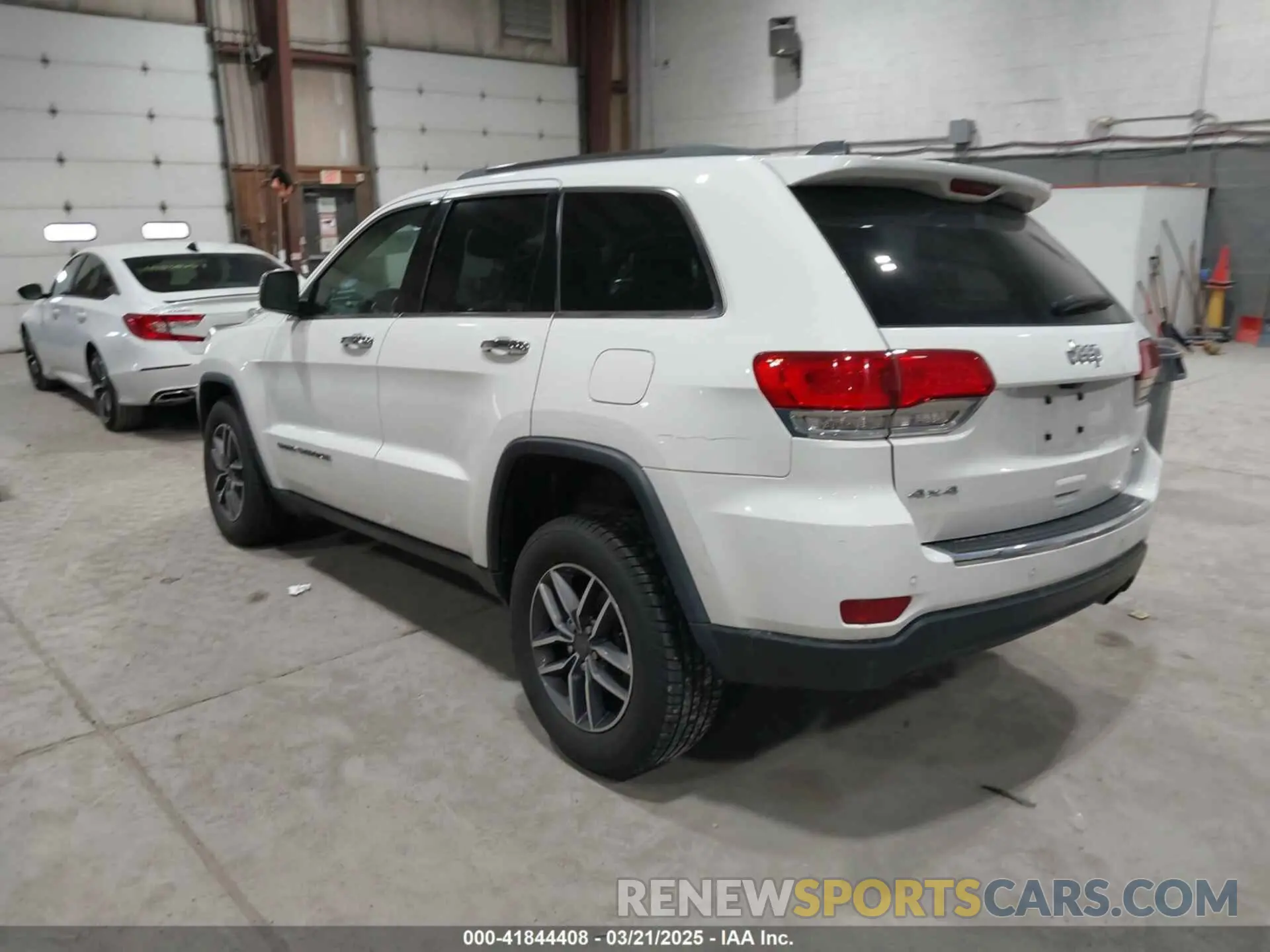 3 Photograph of a damaged car 1C4RJFBG8KC578012 JEEP GRAND CHEROKEE 2019