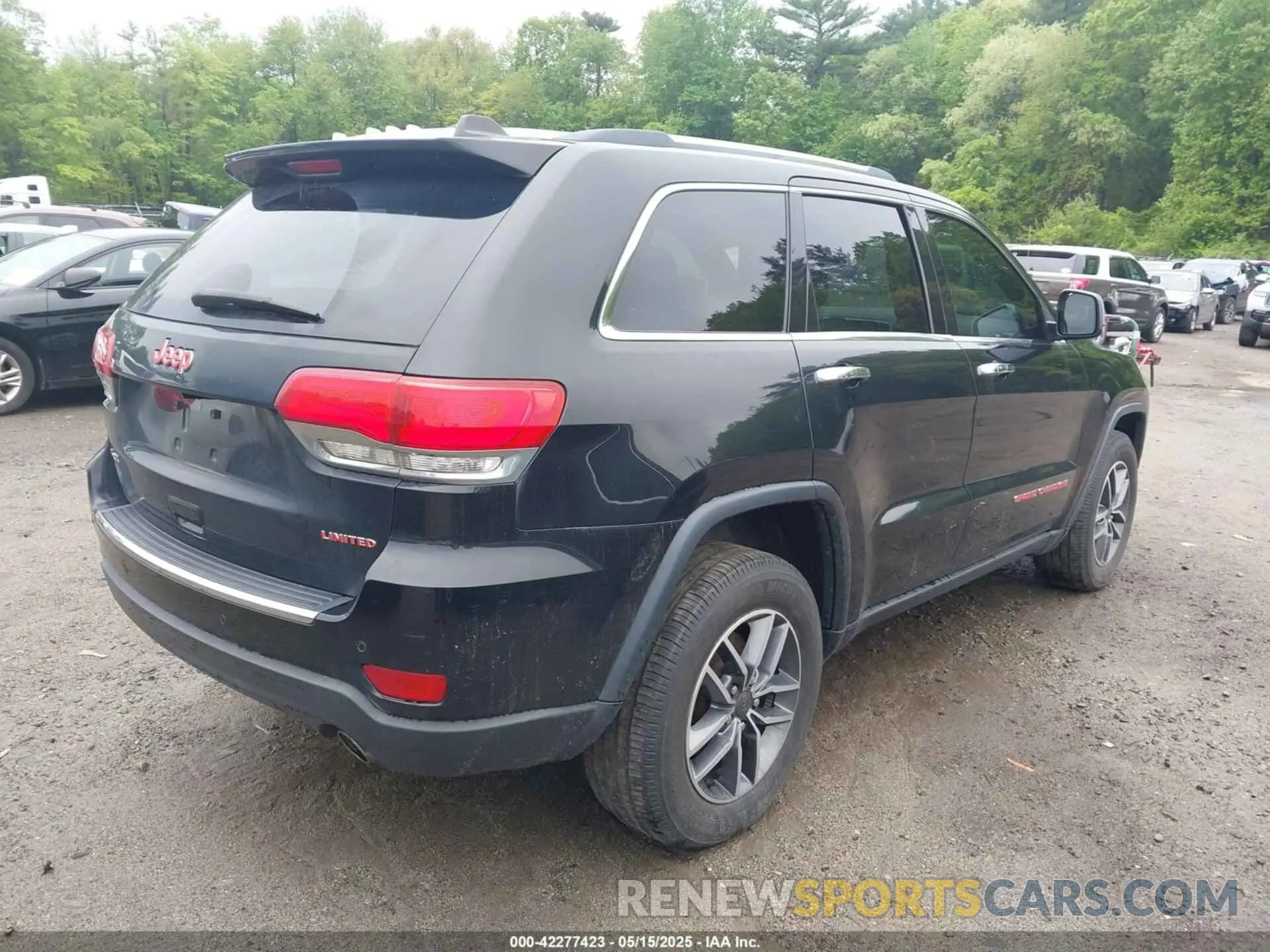 4 Photograph of a damaged car 1C4RJFBG8KC725865 JEEP GRAND CHEROKEE 2019