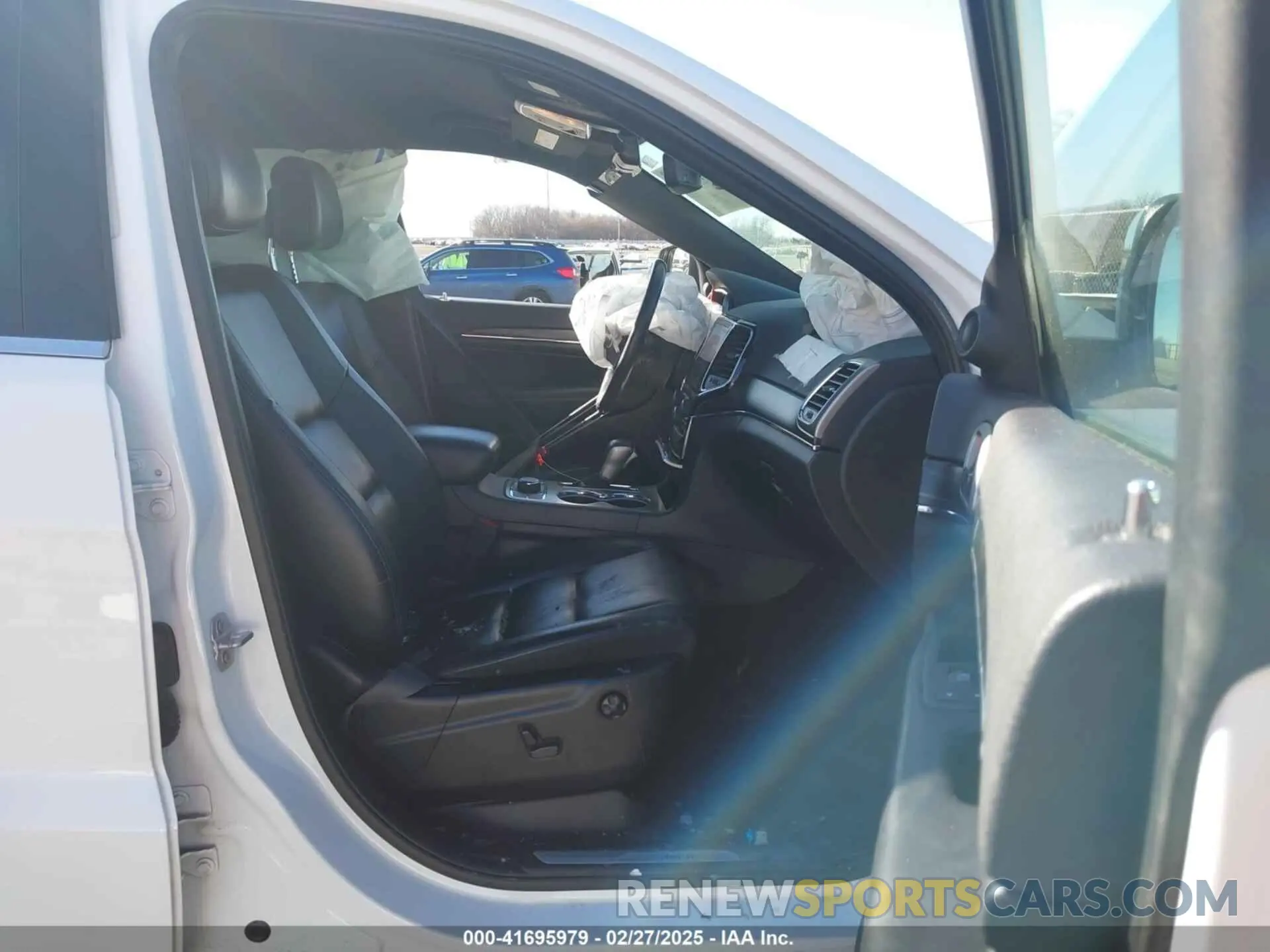 5 Photograph of a damaged car 1C4RJFBG8KC784527 JEEP GRAND CHEROKEE 2019