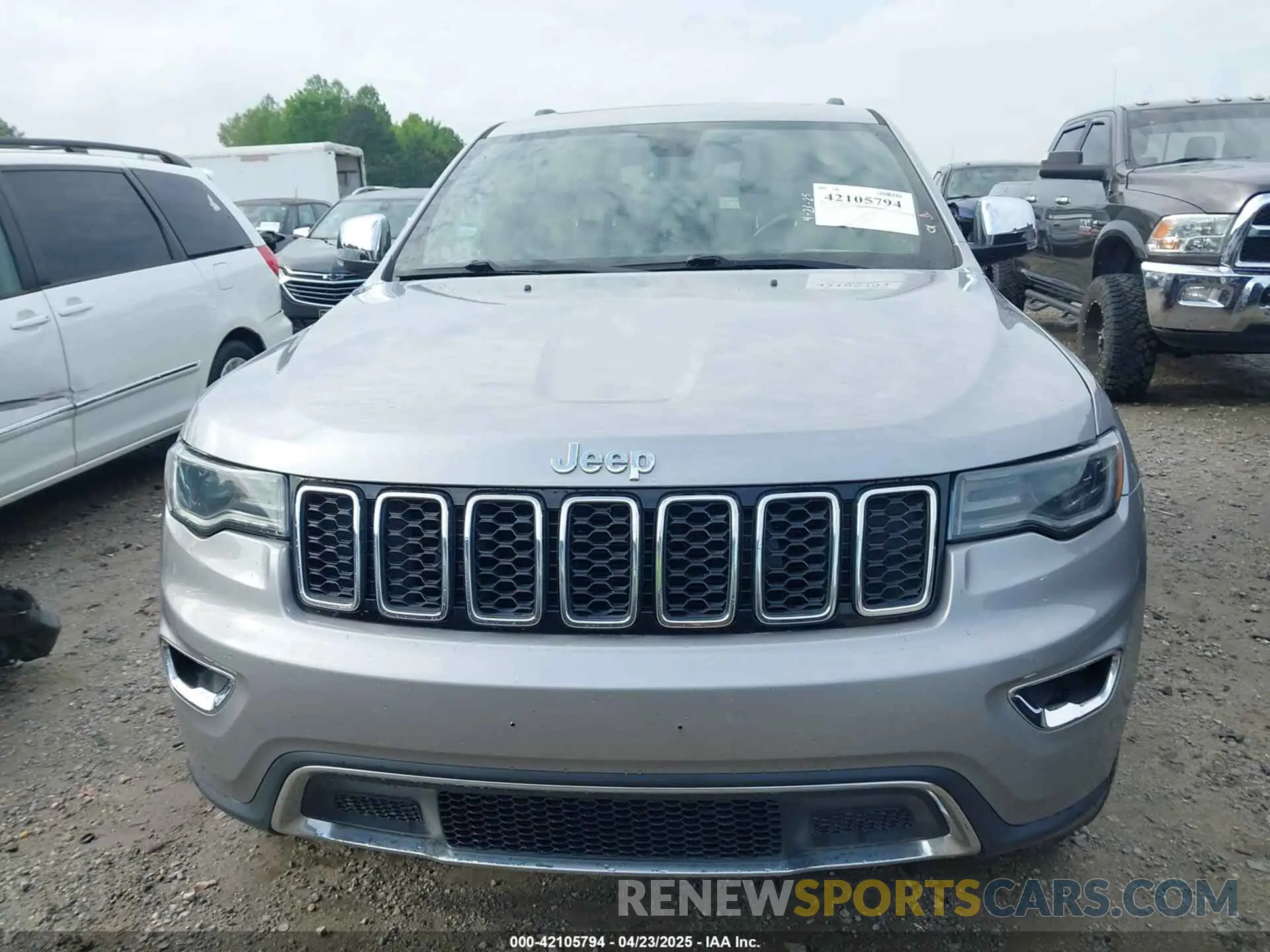 12 Photograph of a damaged car 1C4RJFBG8KC799478 JEEP GRAND CHEROKEE 2019