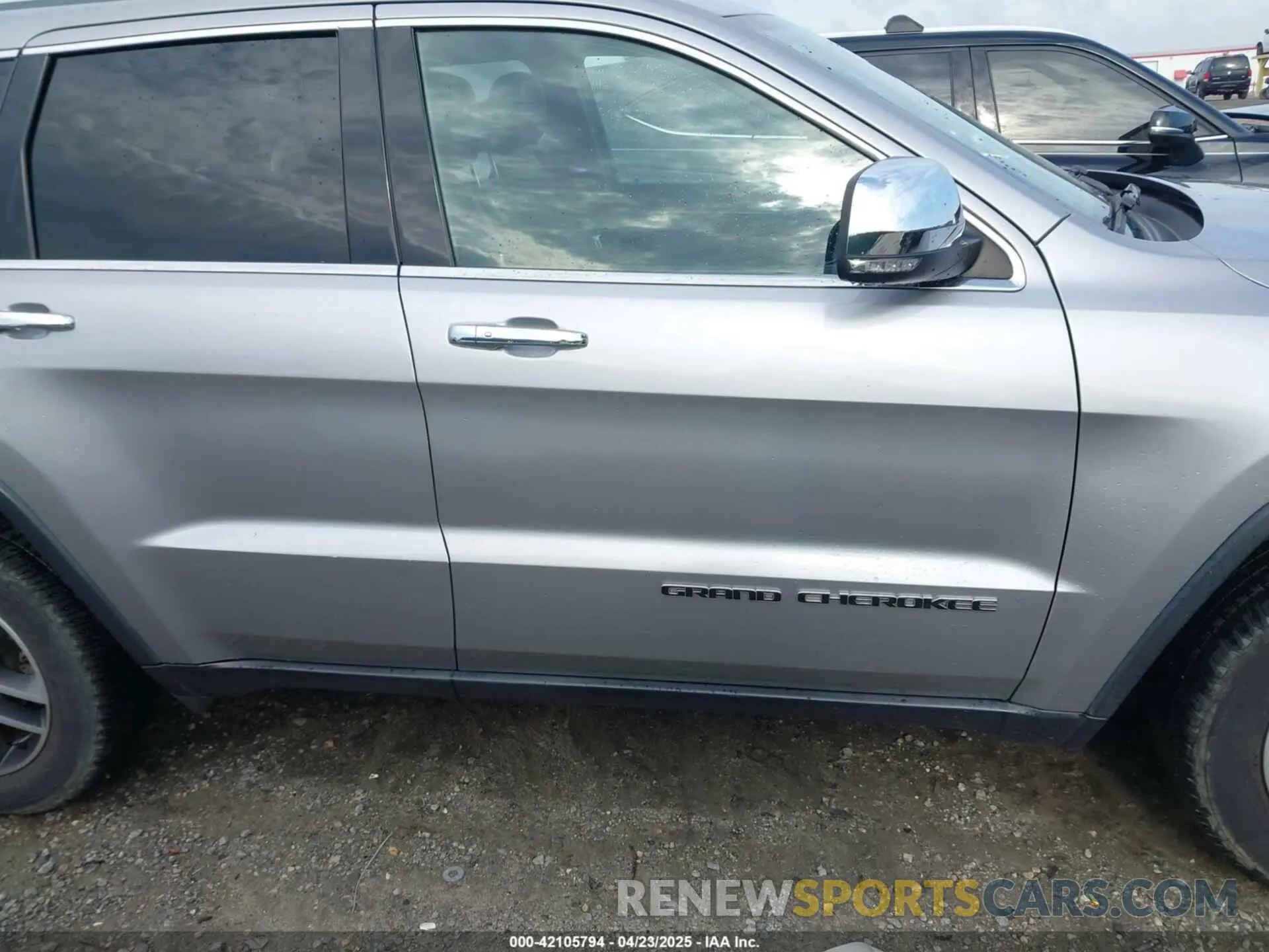 13 Photograph of a damaged car 1C4RJFBG8KC799478 JEEP GRAND CHEROKEE 2019