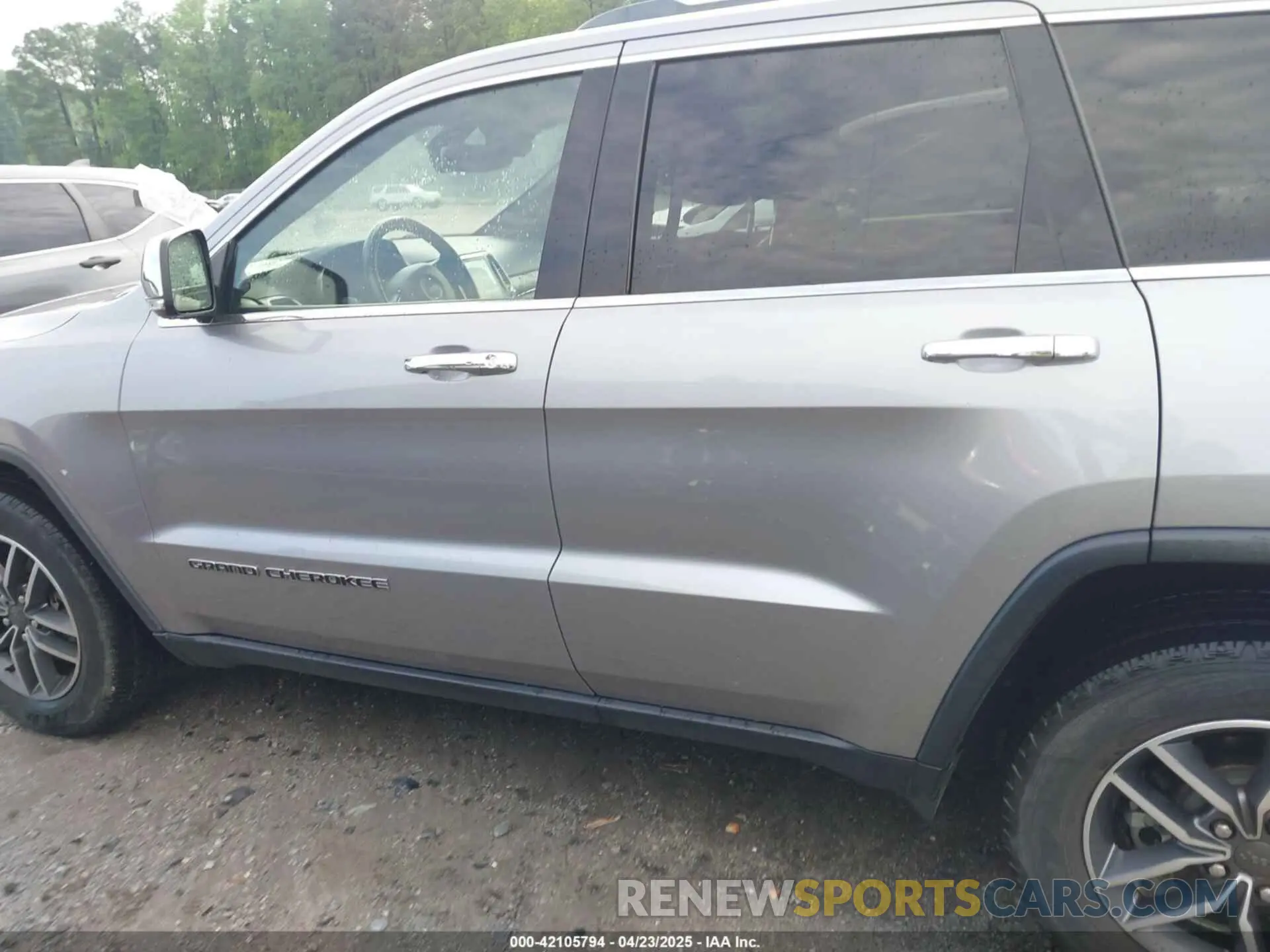 14 Photograph of a damaged car 1C4RJFBG8KC799478 JEEP GRAND CHEROKEE 2019