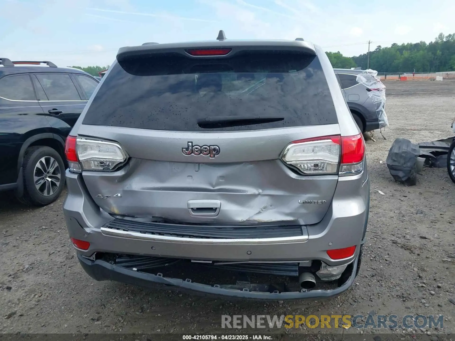 16 Photograph of a damaged car 1C4RJFBG8KC799478 JEEP GRAND CHEROKEE 2019