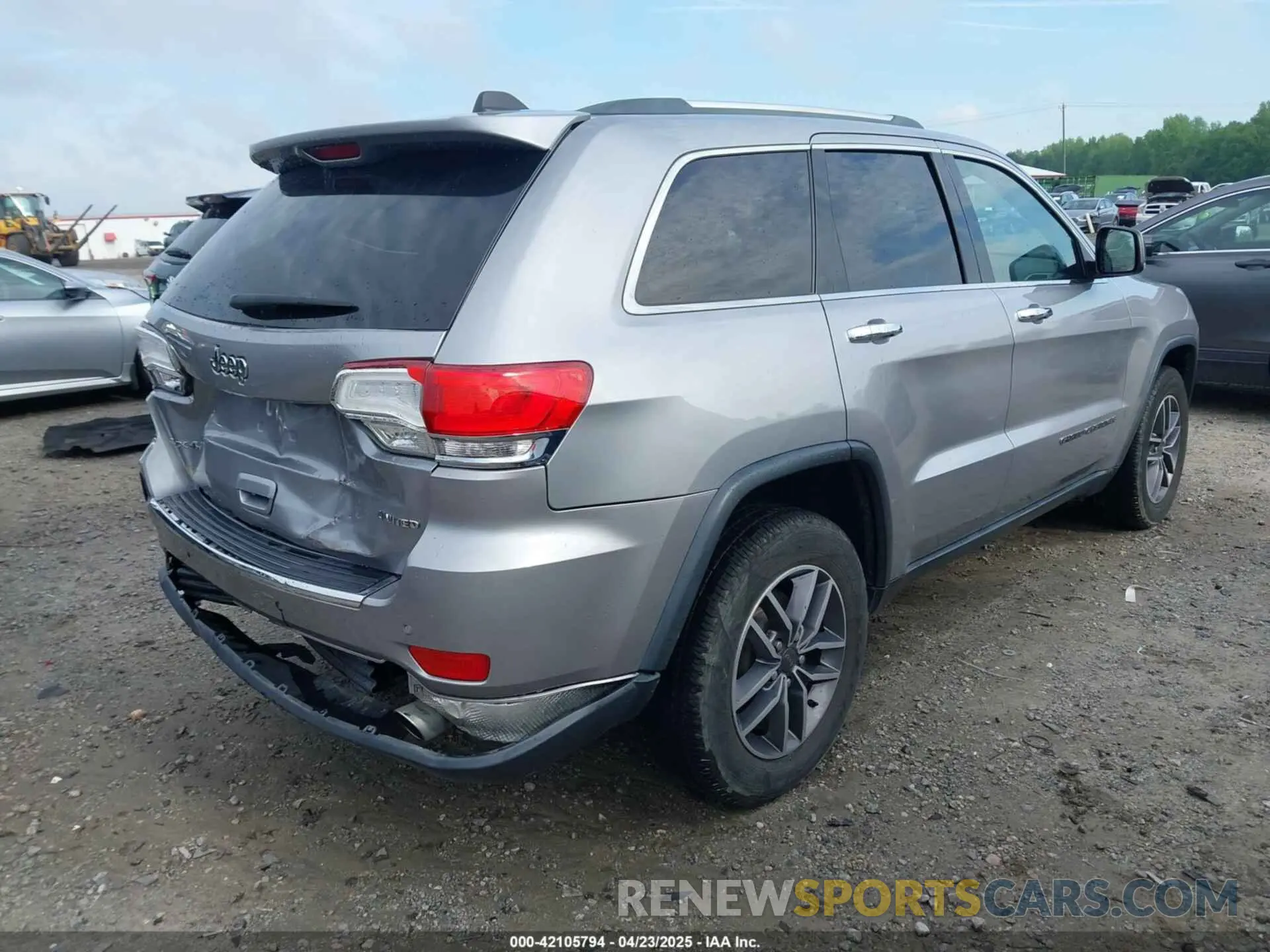 4 Photograph of a damaged car 1C4RJFBG8KC799478 JEEP GRAND CHEROKEE 2019