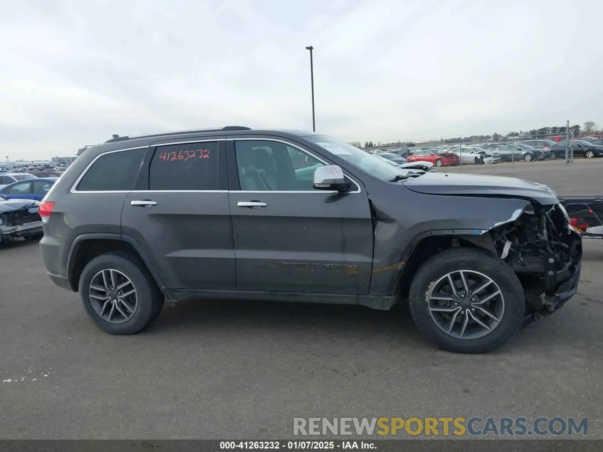 13 Photograph of a damaged car 1C4RJFBG8KC831622 JEEP GRAND CHEROKEE 2019