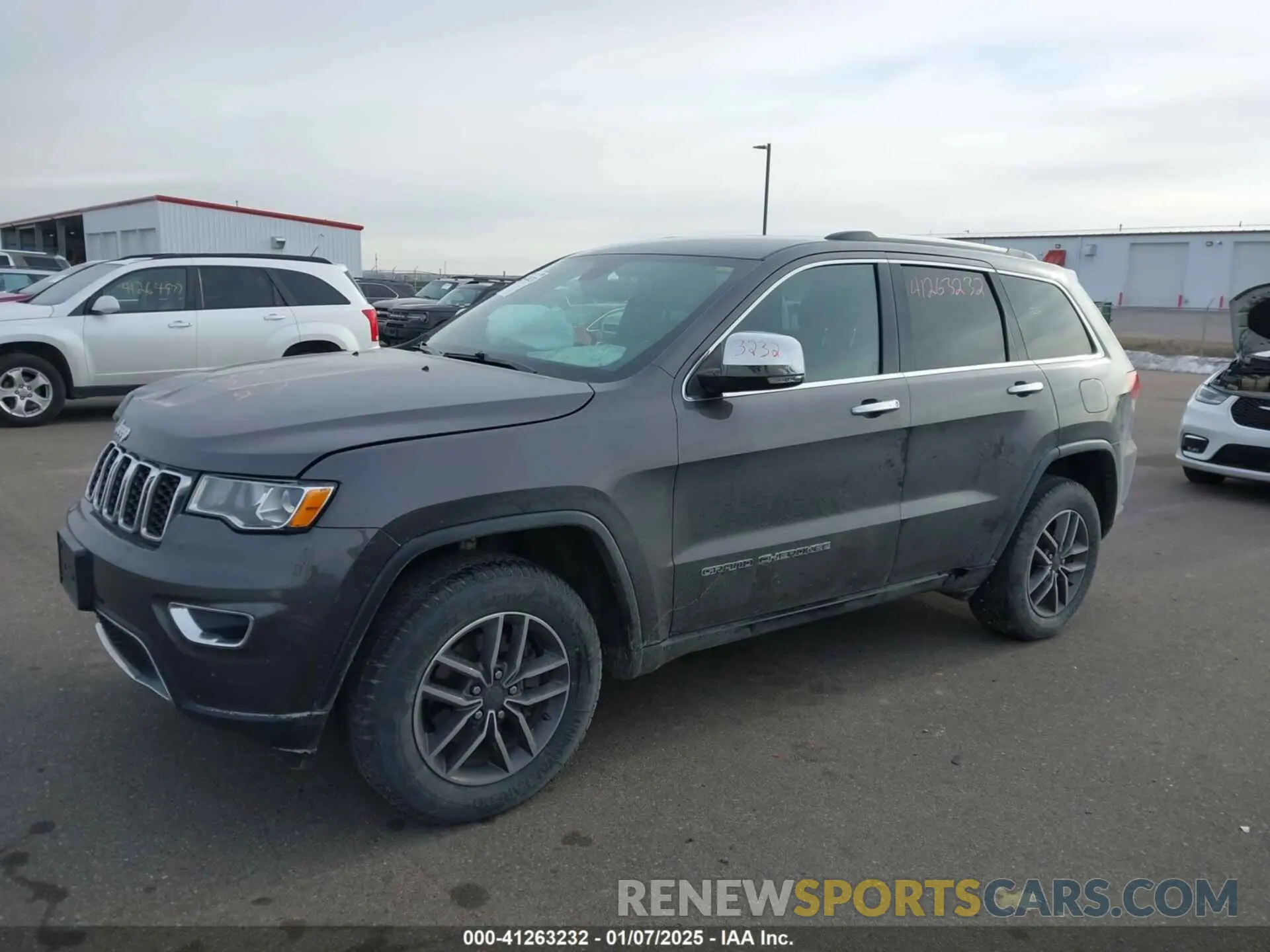 2 Photograph of a damaged car 1C4RJFBG8KC831622 JEEP GRAND CHEROKEE 2019