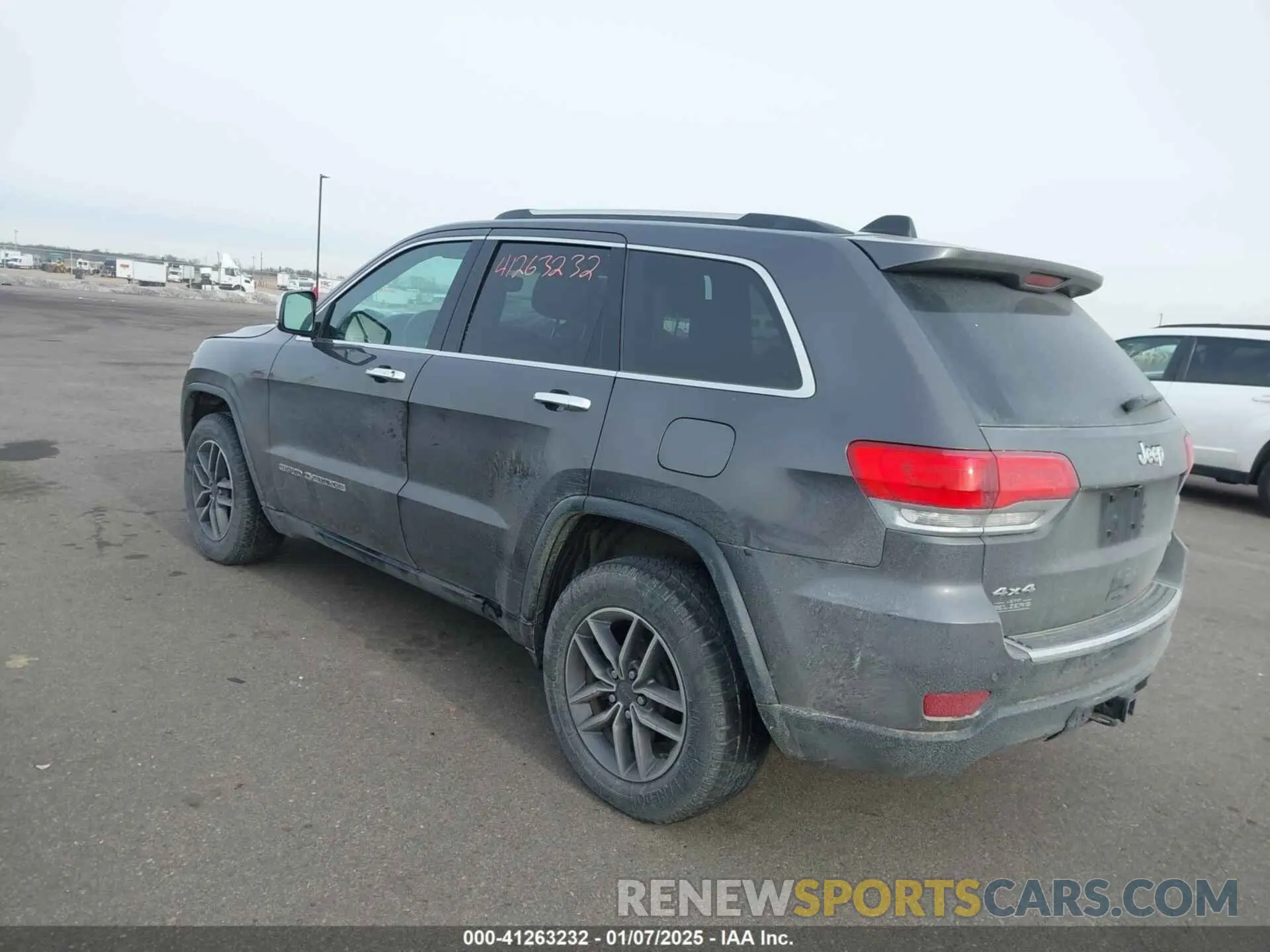 3 Photograph of a damaged car 1C4RJFBG8KC831622 JEEP GRAND CHEROKEE 2019