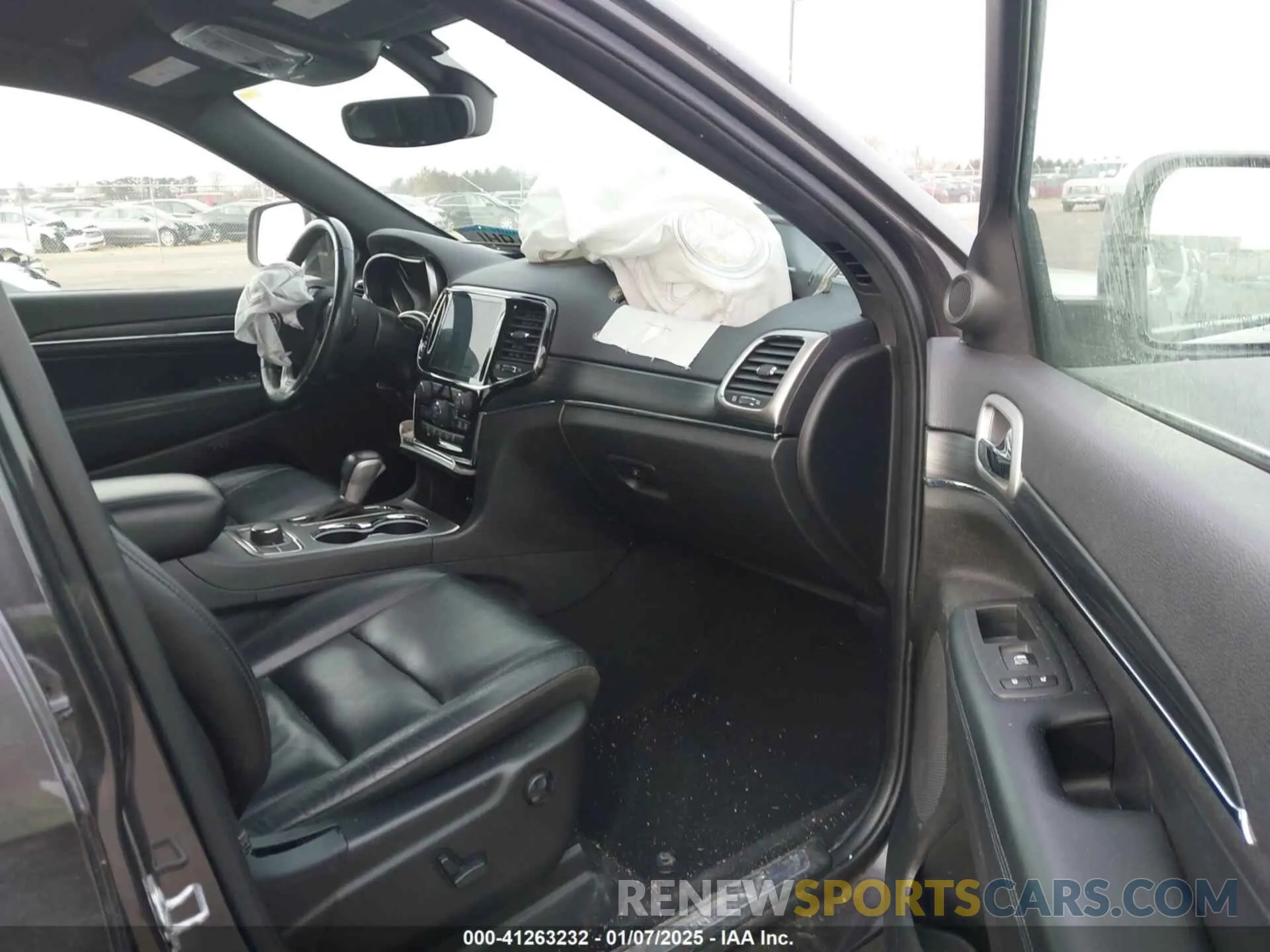 5 Photograph of a damaged car 1C4RJFBG8KC831622 JEEP GRAND CHEROKEE 2019