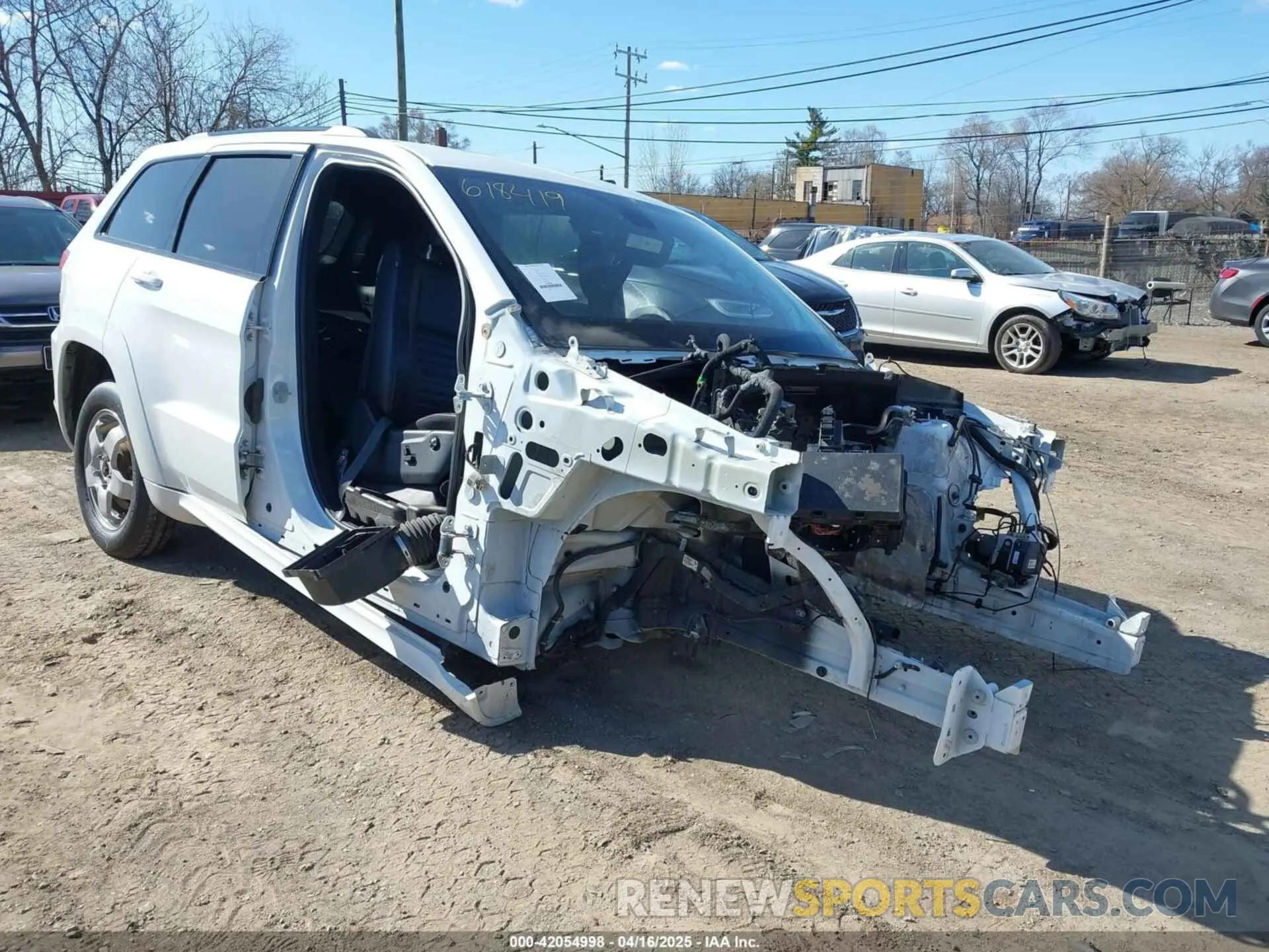 1 Photograph of a damaged car 1C4RJFBG9KC618419 JEEP GRAND CHEROKEE 2019