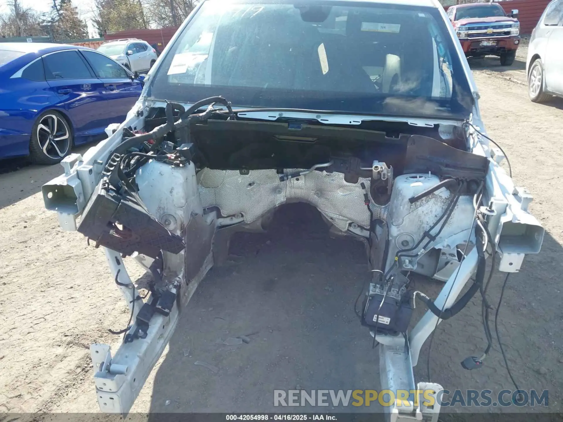 10 Photograph of a damaged car 1C4RJFBG9KC618419 JEEP GRAND CHEROKEE 2019