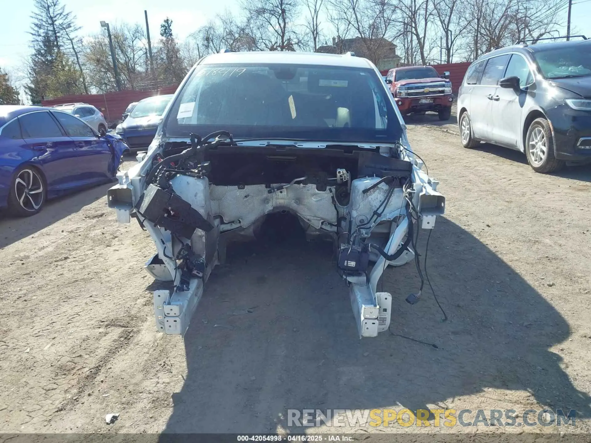 11 Photograph of a damaged car 1C4RJFBG9KC618419 JEEP GRAND CHEROKEE 2019