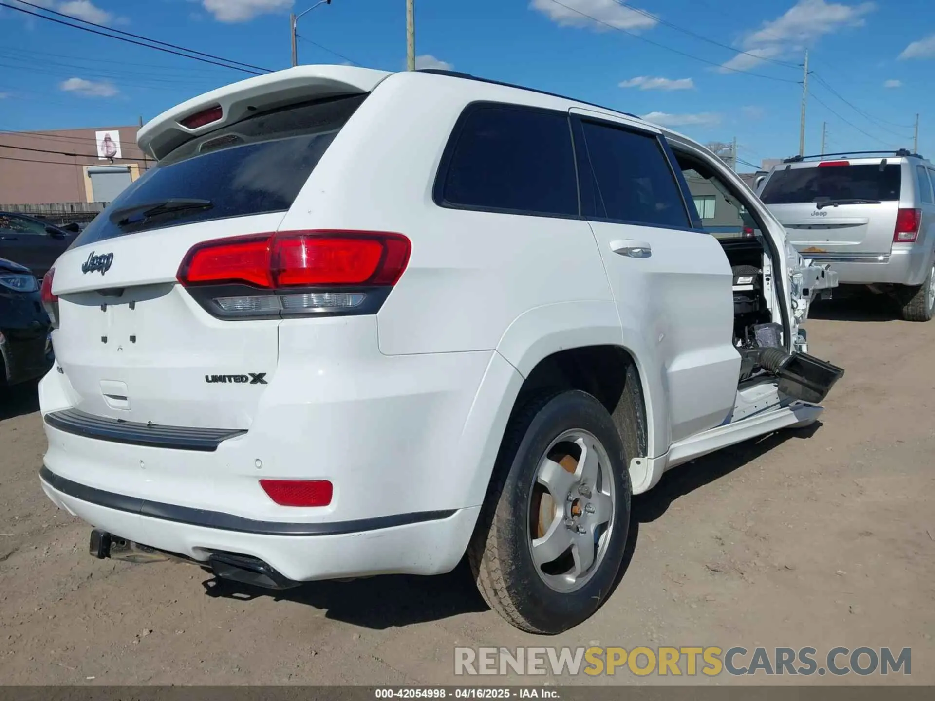 4 Photograph of a damaged car 1C4RJFBG9KC618419 JEEP GRAND CHEROKEE 2019