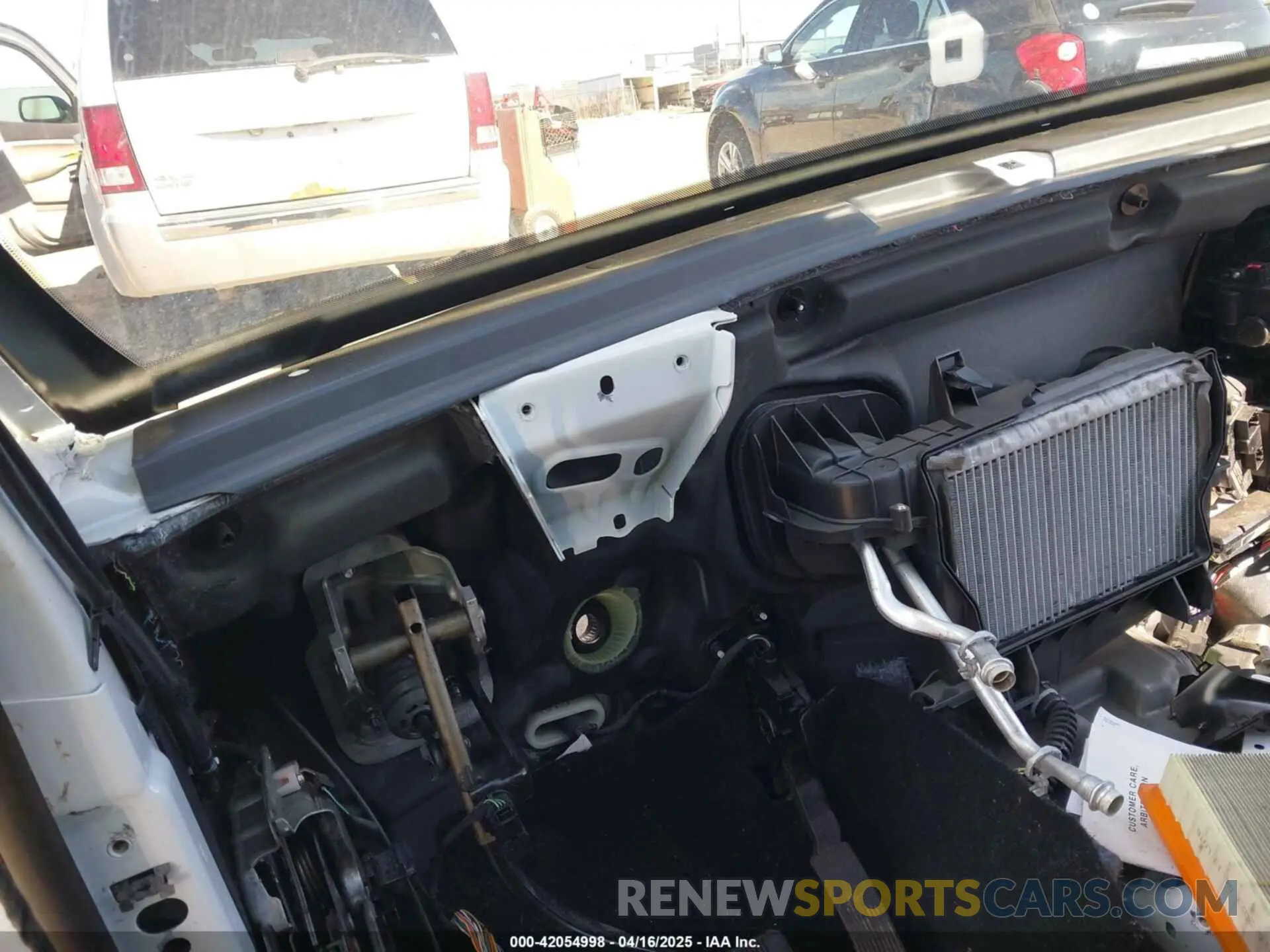 7 Photograph of a damaged car 1C4RJFBG9KC618419 JEEP GRAND CHEROKEE 2019