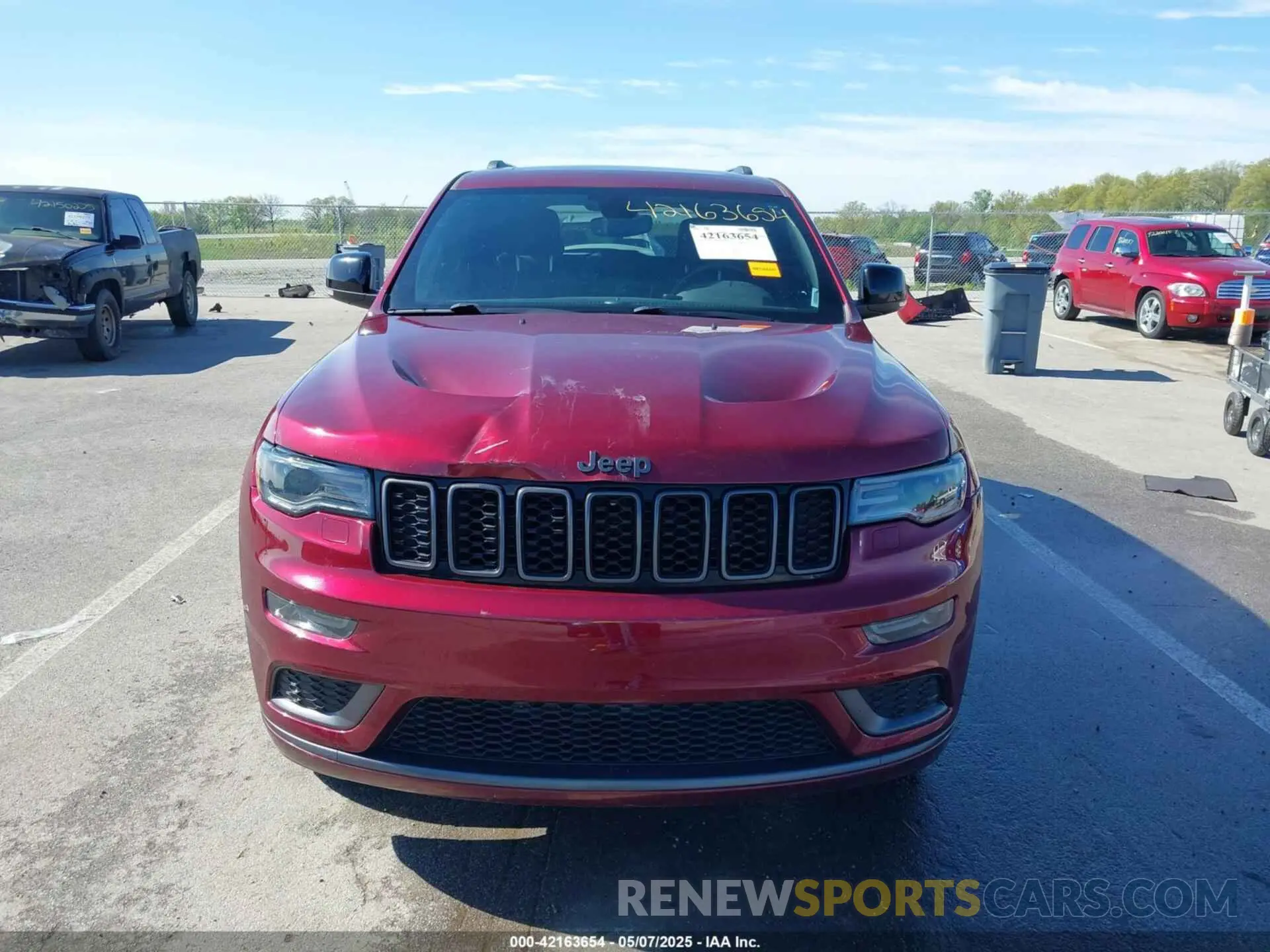 12 Photograph of a damaged car 1C4RJFBG9KC678135 JEEP GRAND CHEROKEE 2019