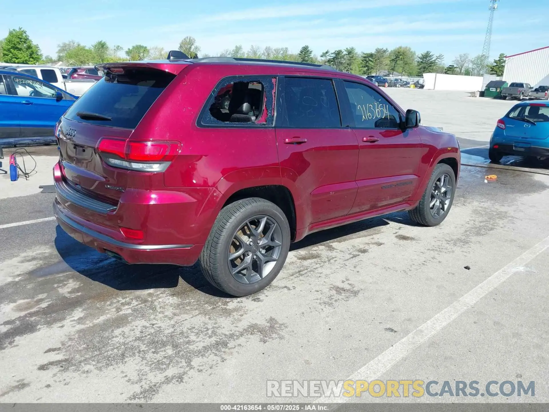 4 Photograph of a damaged car 1C4RJFBG9KC678135 JEEP GRAND CHEROKEE 2019
