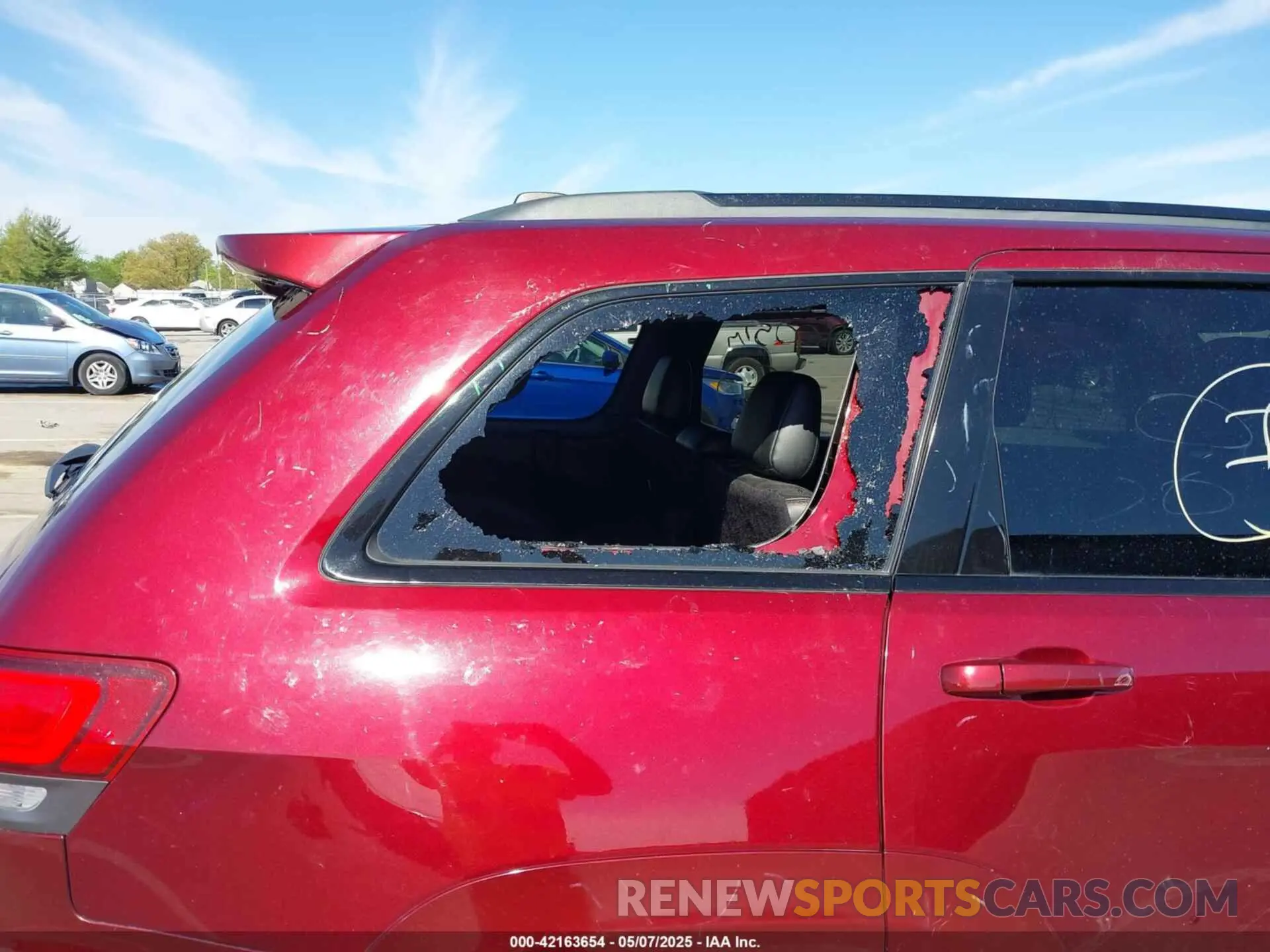 6 Photograph of a damaged car 1C4RJFBG9KC678135 JEEP GRAND CHEROKEE 2019