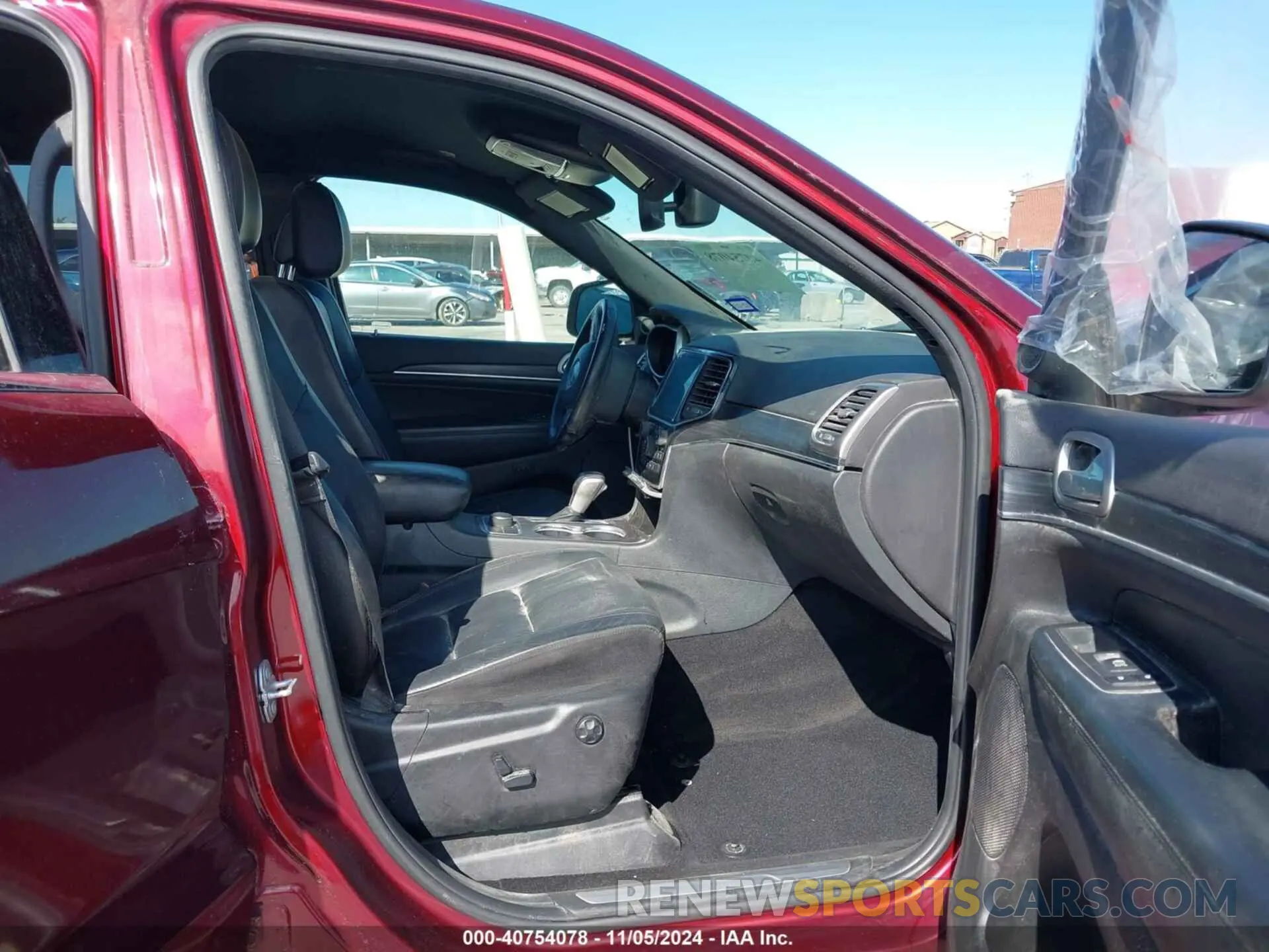 5 Photograph of a damaged car 1C4RJFBG9KC724143 JEEP GRAND CHEROKEE 2019