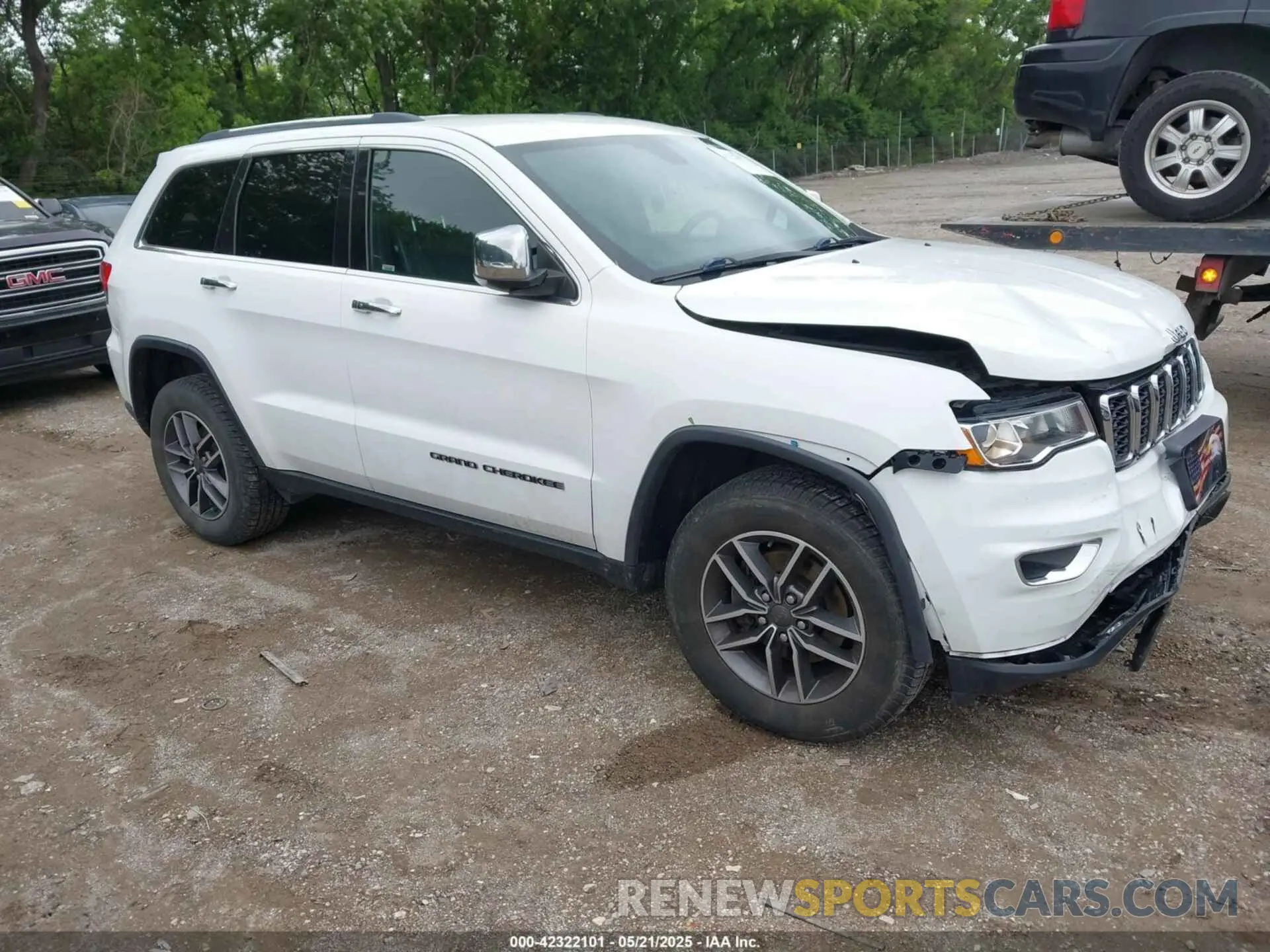 1 Photograph of a damaged car 1C4RJFBG9KC746031 JEEP GRAND CHEROKEE 2019