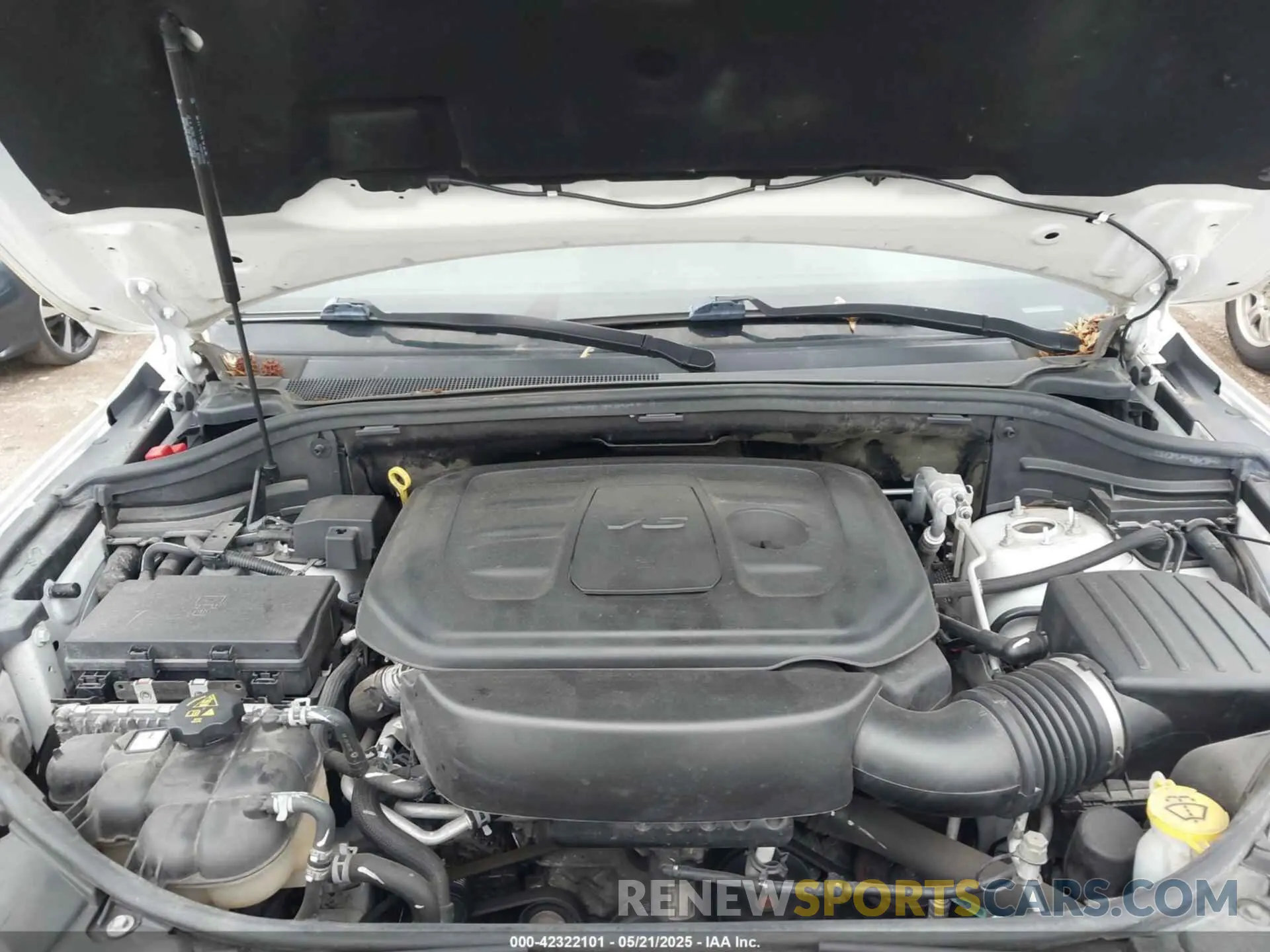 10 Photograph of a damaged car 1C4RJFBG9KC746031 JEEP GRAND CHEROKEE 2019