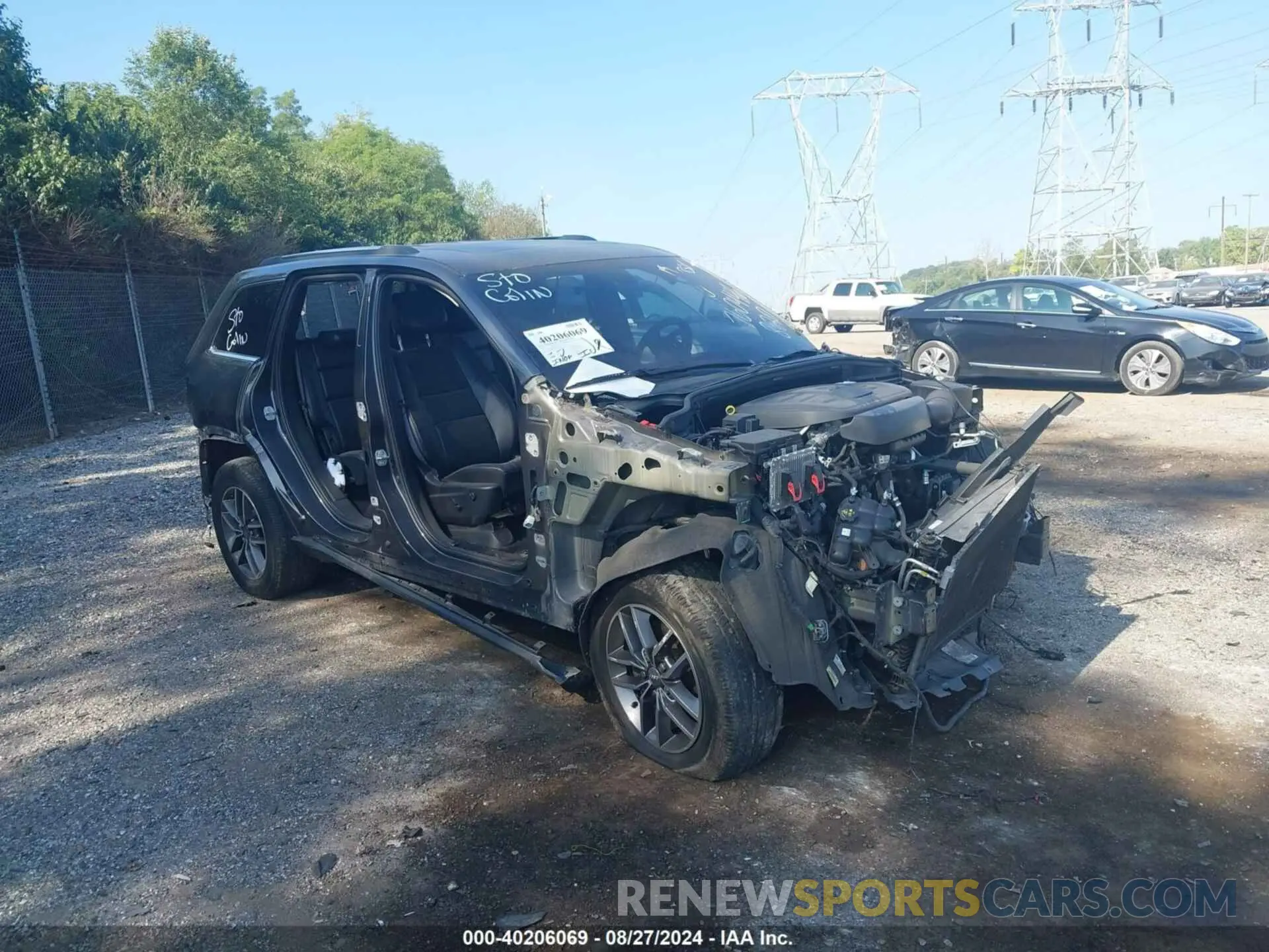 1 Photograph of a damaged car 1C4RJFBG9KC760446 JEEP GRAND CHEROKEE 2019