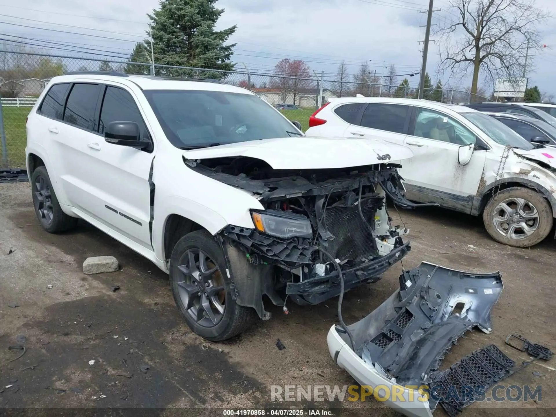 1 Photograph of a damaged car 1C4RJFBG9KC773620 JEEP GRAND CHEROKEE 2019