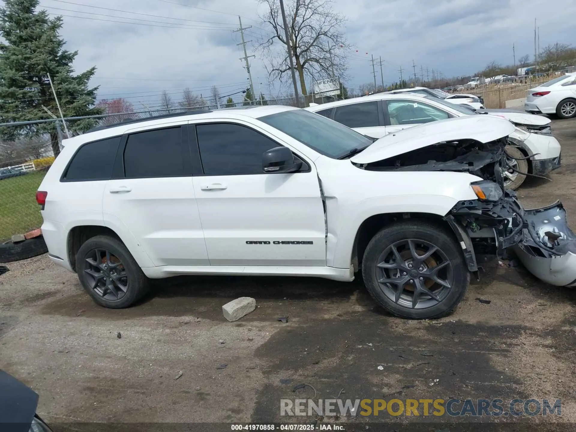 13 Photograph of a damaged car 1C4RJFBG9KC773620 JEEP GRAND CHEROKEE 2019