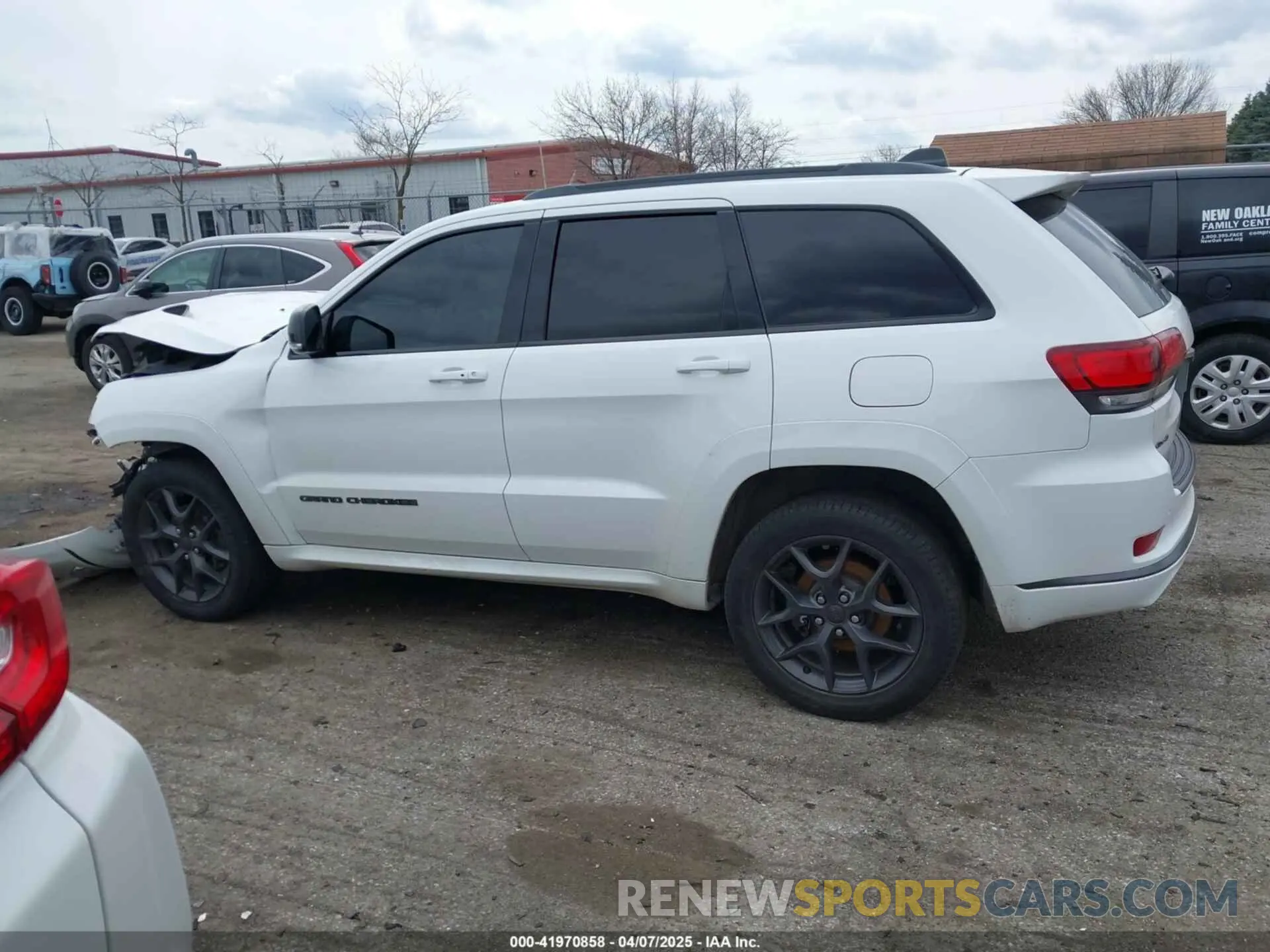 14 Photograph of a damaged car 1C4RJFBG9KC773620 JEEP GRAND CHEROKEE 2019