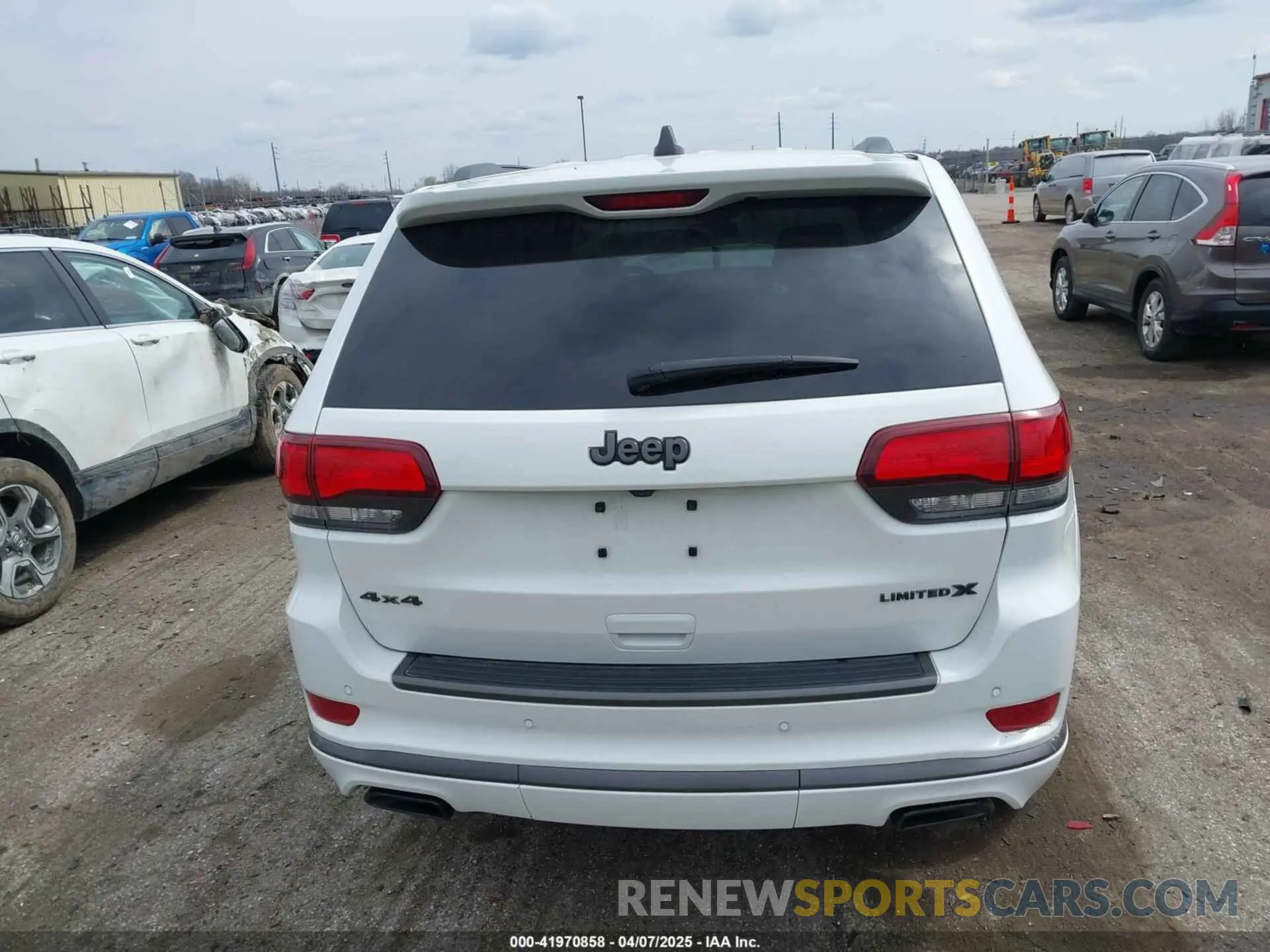 16 Photograph of a damaged car 1C4RJFBG9KC773620 JEEP GRAND CHEROKEE 2019