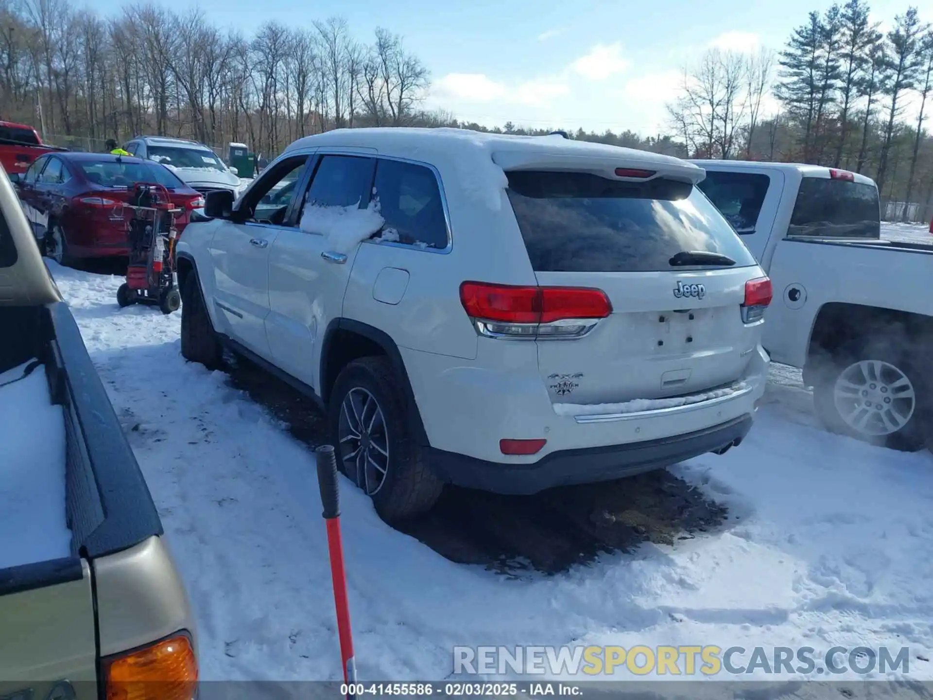 3 Photograph of a damaged car 1C4RJFBG9KC810343 JEEP GRAND CHEROKEE 2019