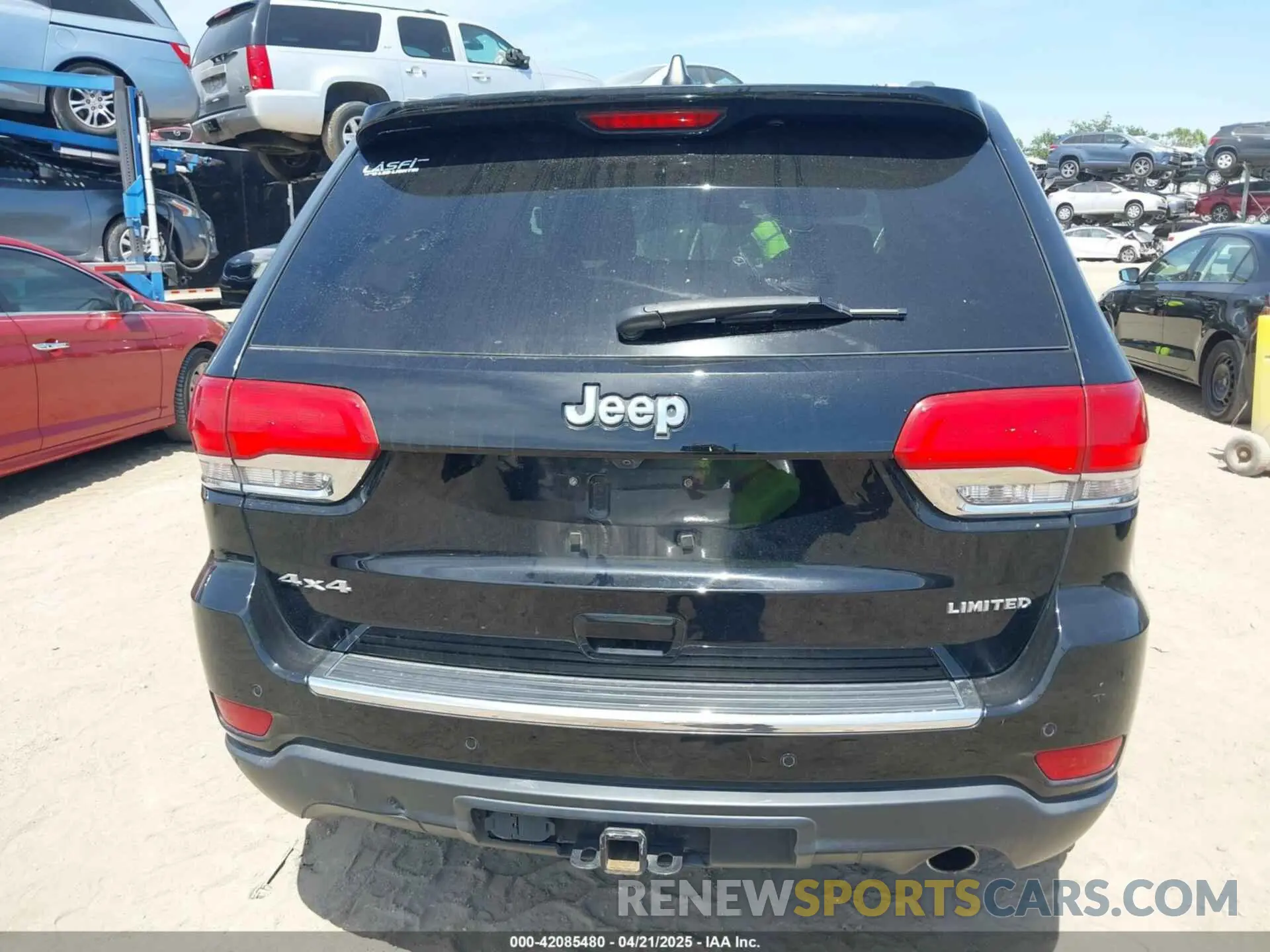 17 Photograph of a damaged car 1C4RJFBG9KC831953 JEEP GRAND CHEROKEE 2019