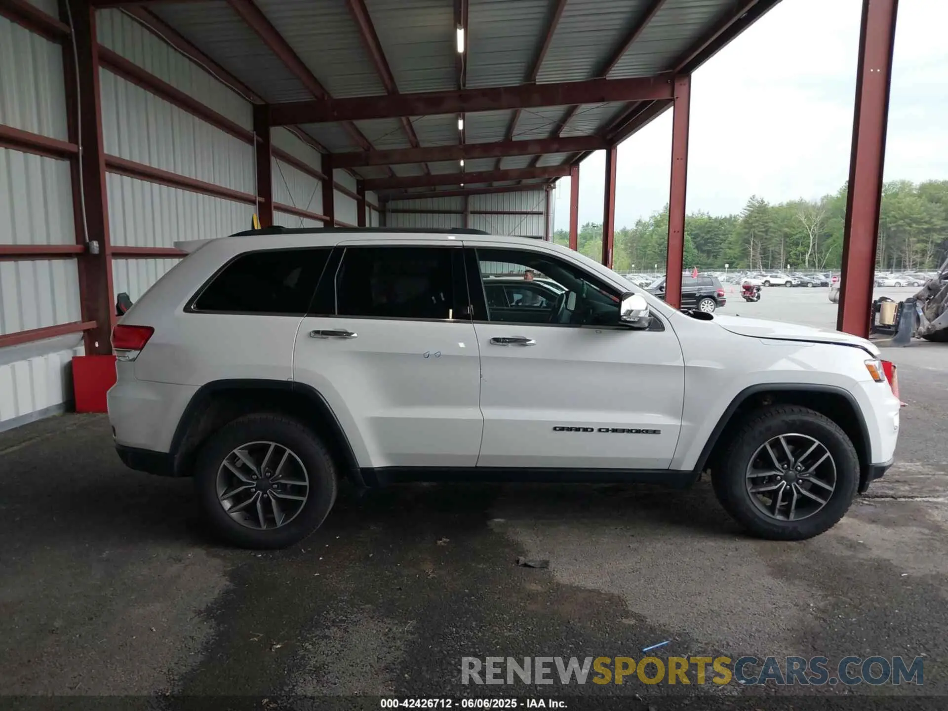 13 Photograph of a damaged car 1C4RJFBGXKC590159 JEEP GRAND CHEROKEE 2019