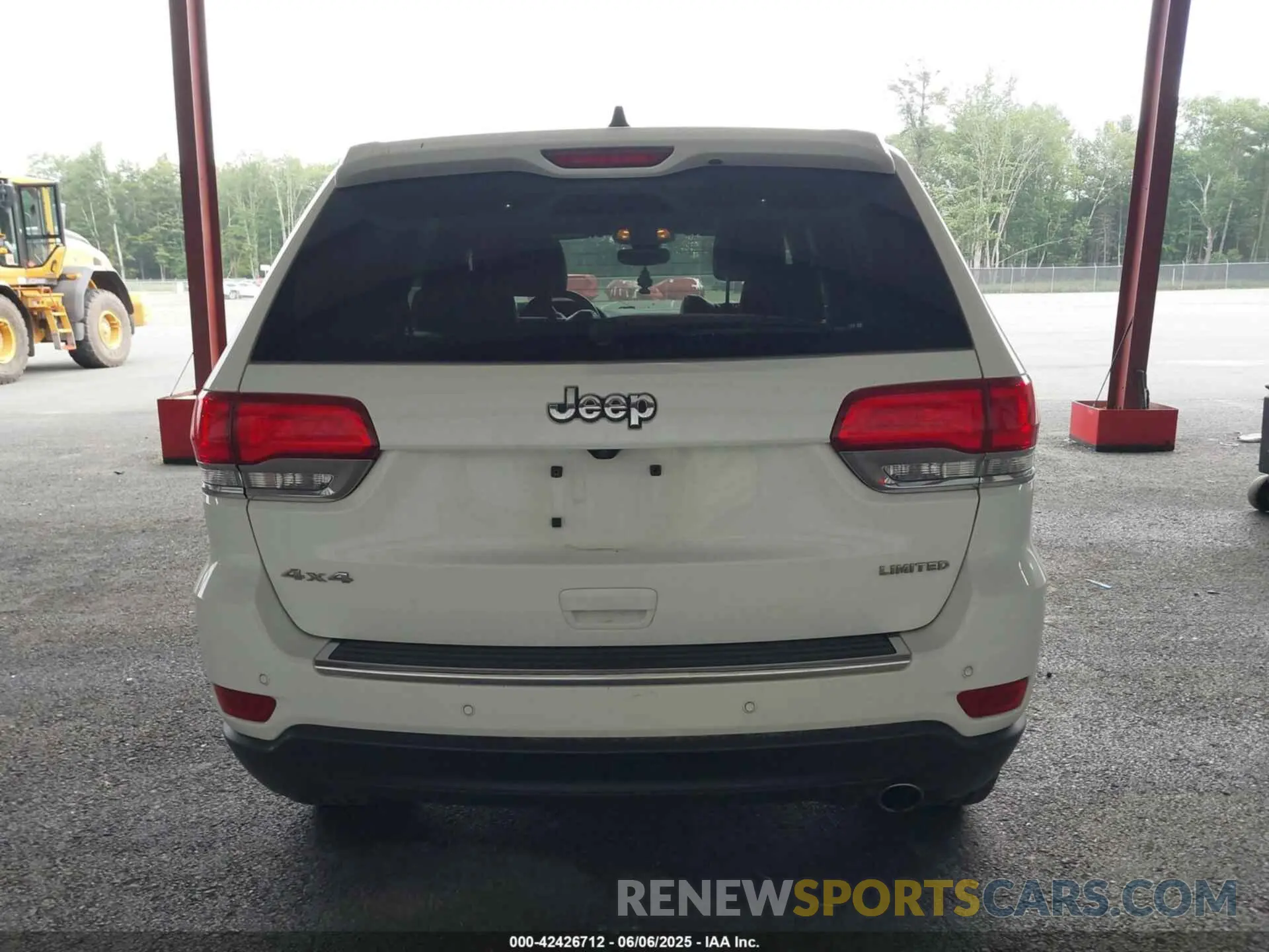 16 Photograph of a damaged car 1C4RJFBGXKC590159 JEEP GRAND CHEROKEE 2019