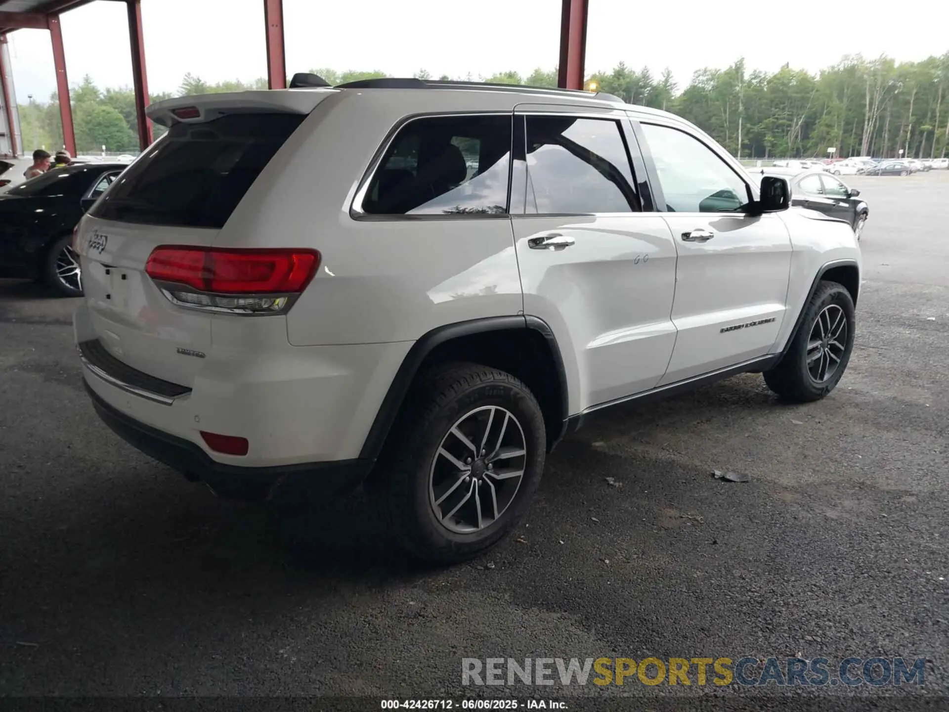 4 Photograph of a damaged car 1C4RJFBGXKC590159 JEEP GRAND CHEROKEE 2019