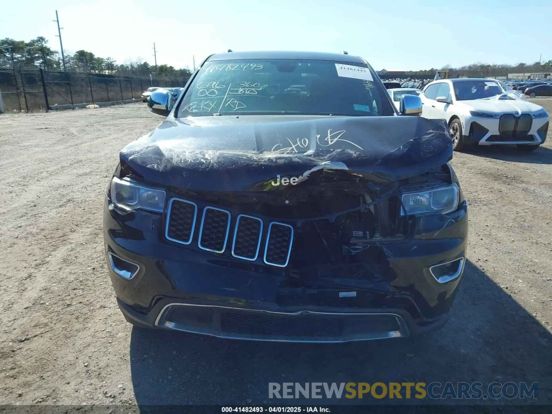 12 Photograph of a damaged car 1C4RJFBGXKC667340 JEEP GRAND CHEROKEE 2019