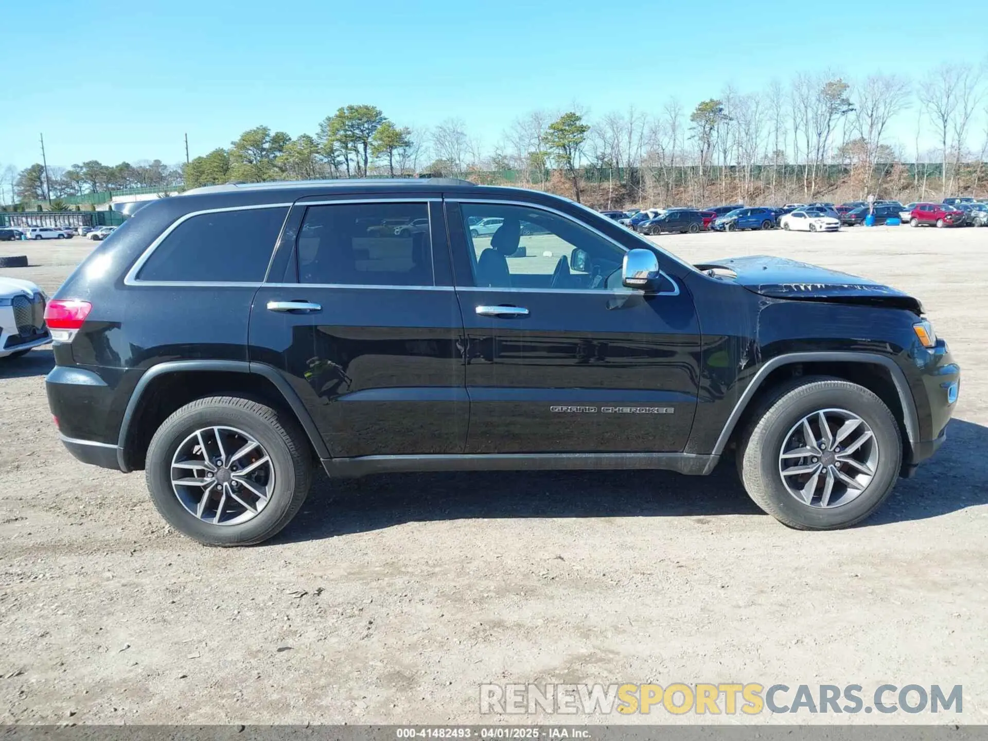 13 Photograph of a damaged car 1C4RJFBGXKC667340 JEEP GRAND CHEROKEE 2019